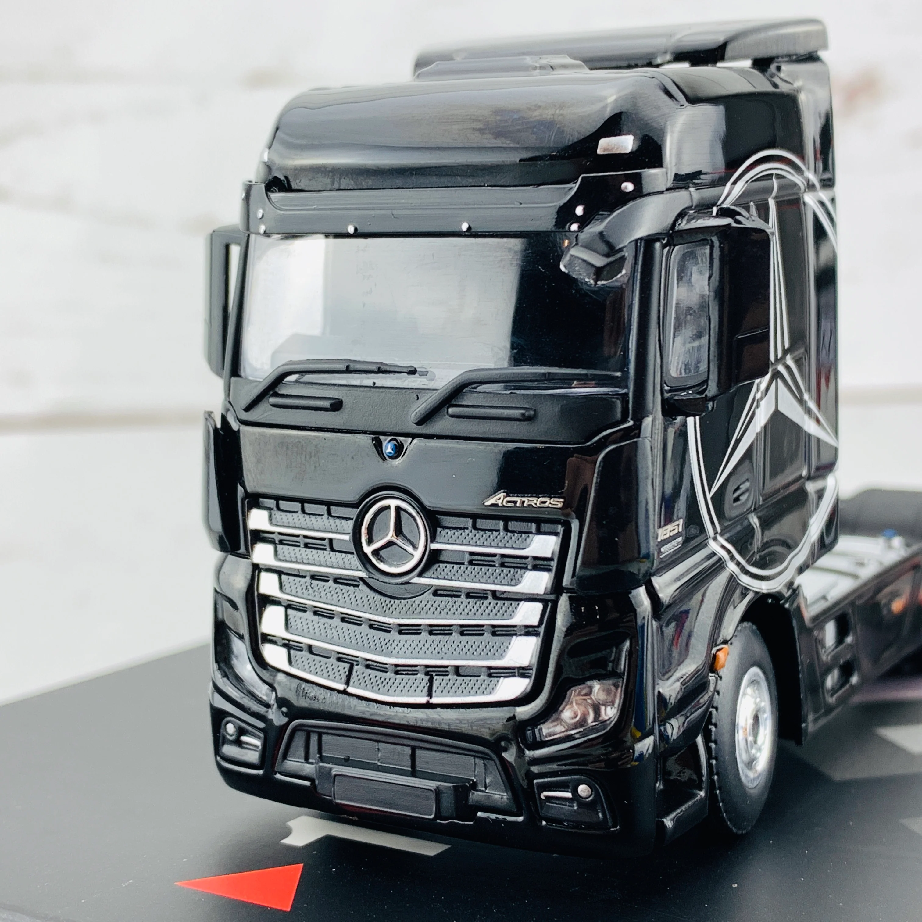 MINI GT 1/64 Mercedes-Benz Actros  Black w/ Silver Mercedes Logo RHD MGT00138-R - Image 3