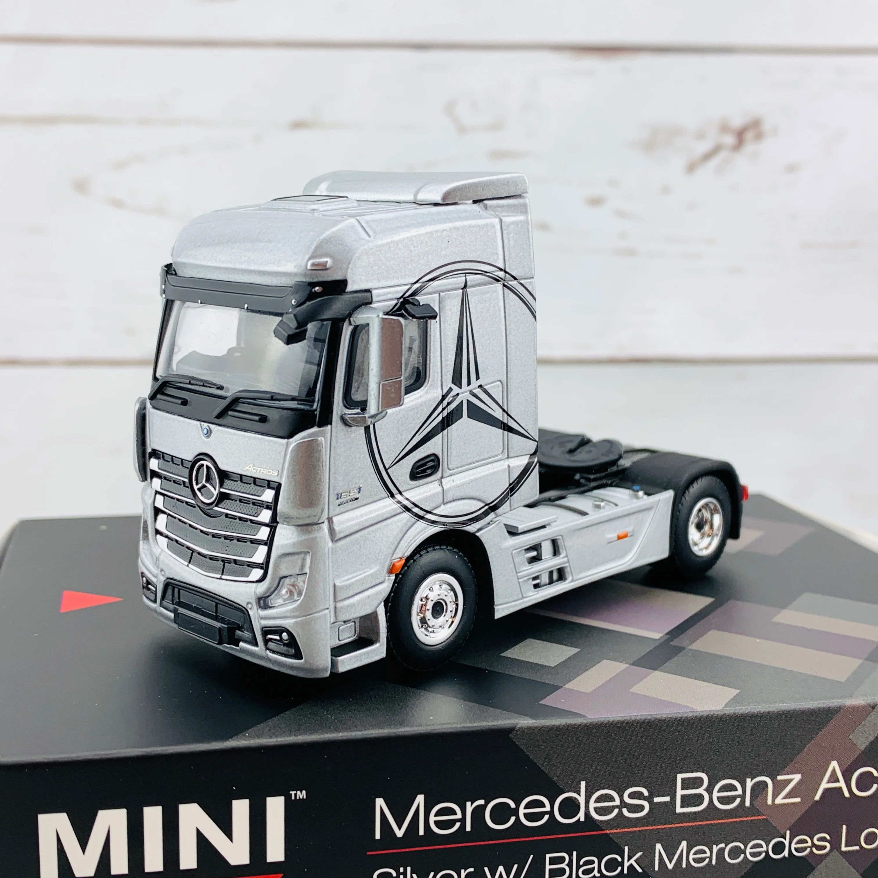 MINI GT 1/64 Mercedes-Benz Actros Silver w/Black Mercedes Logo RHD MGT00139-R - Image 2