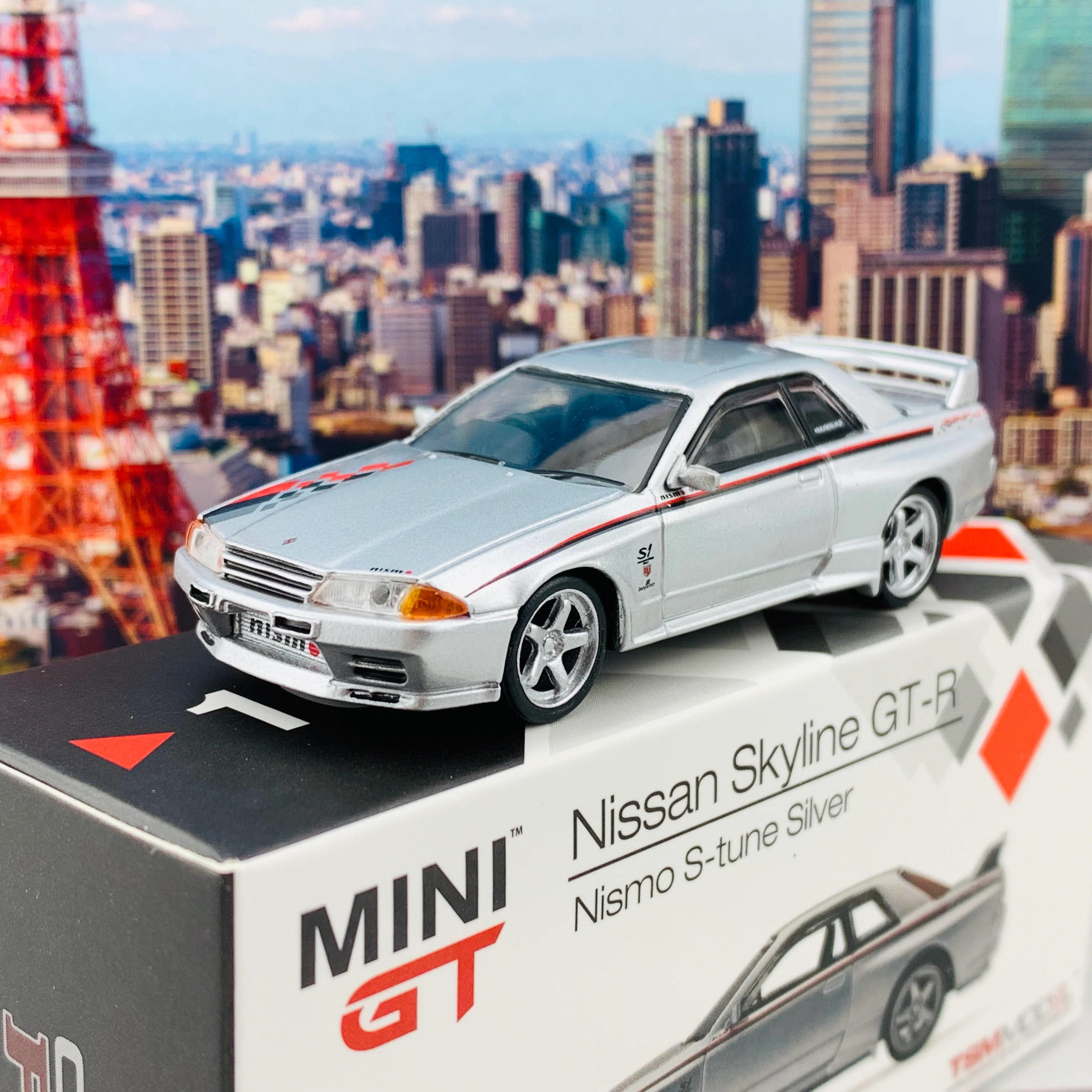 MINI GT 1/64 Nissan GT-R R32 Nismo S-Tune  Silver RHD MGT00107-R - Image 2