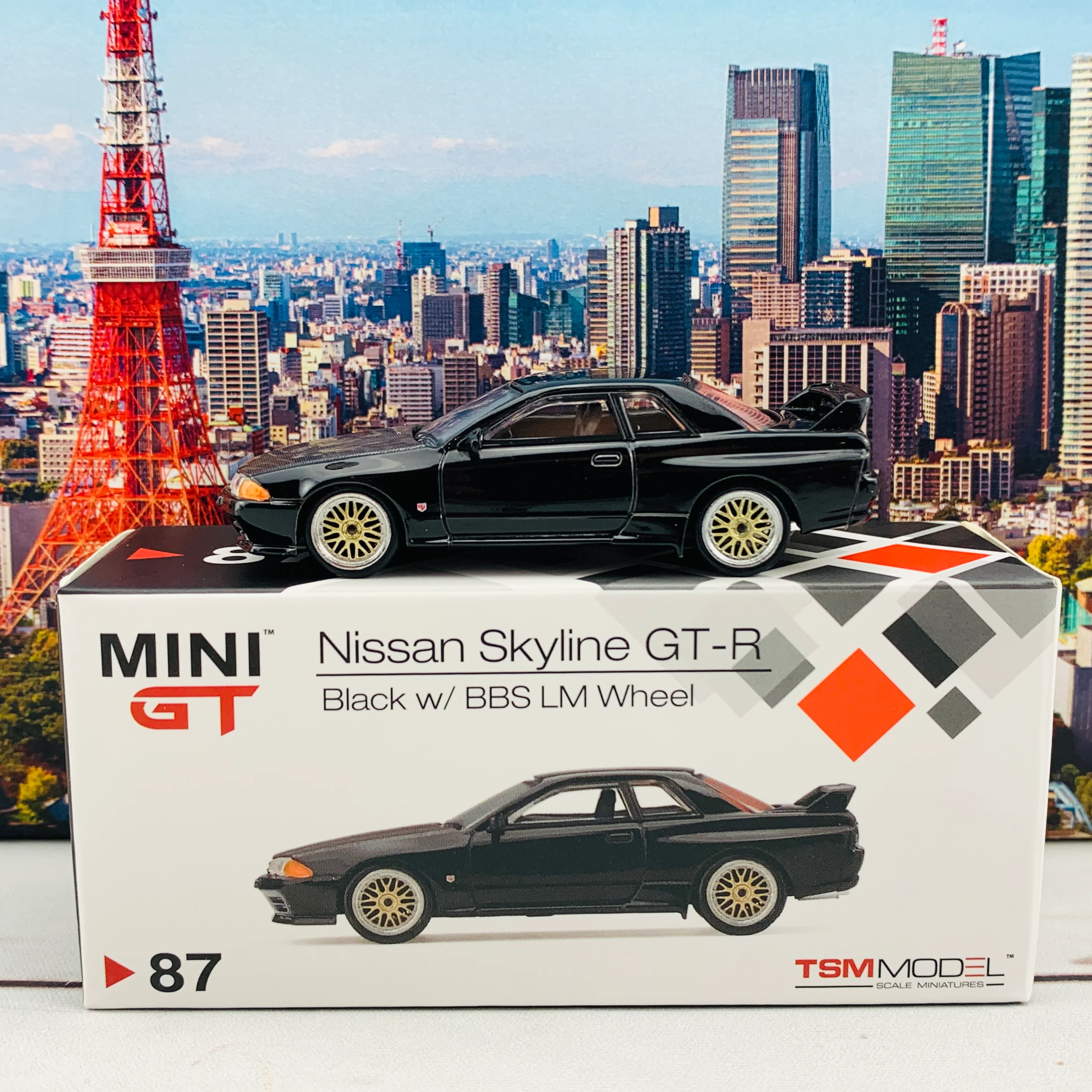 MINI GT 1/64 Nissan GTR R32  Black w/ BBS LM Wheel RHD MGT00087-R - Image 2
