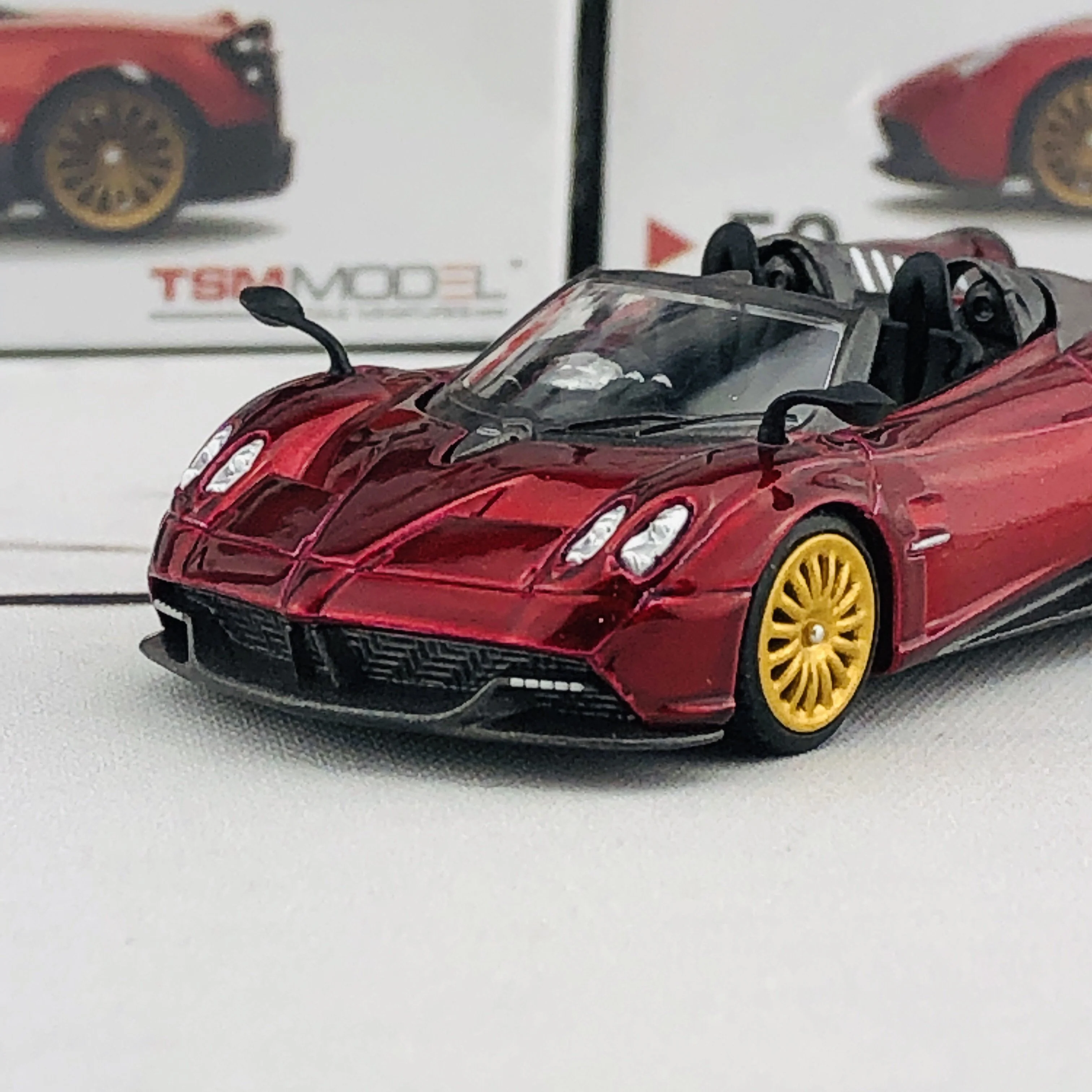 MINI GT 1/64 Pagani Huayra Roadster Rosso Monza RHD MGT00050-R - Image 3