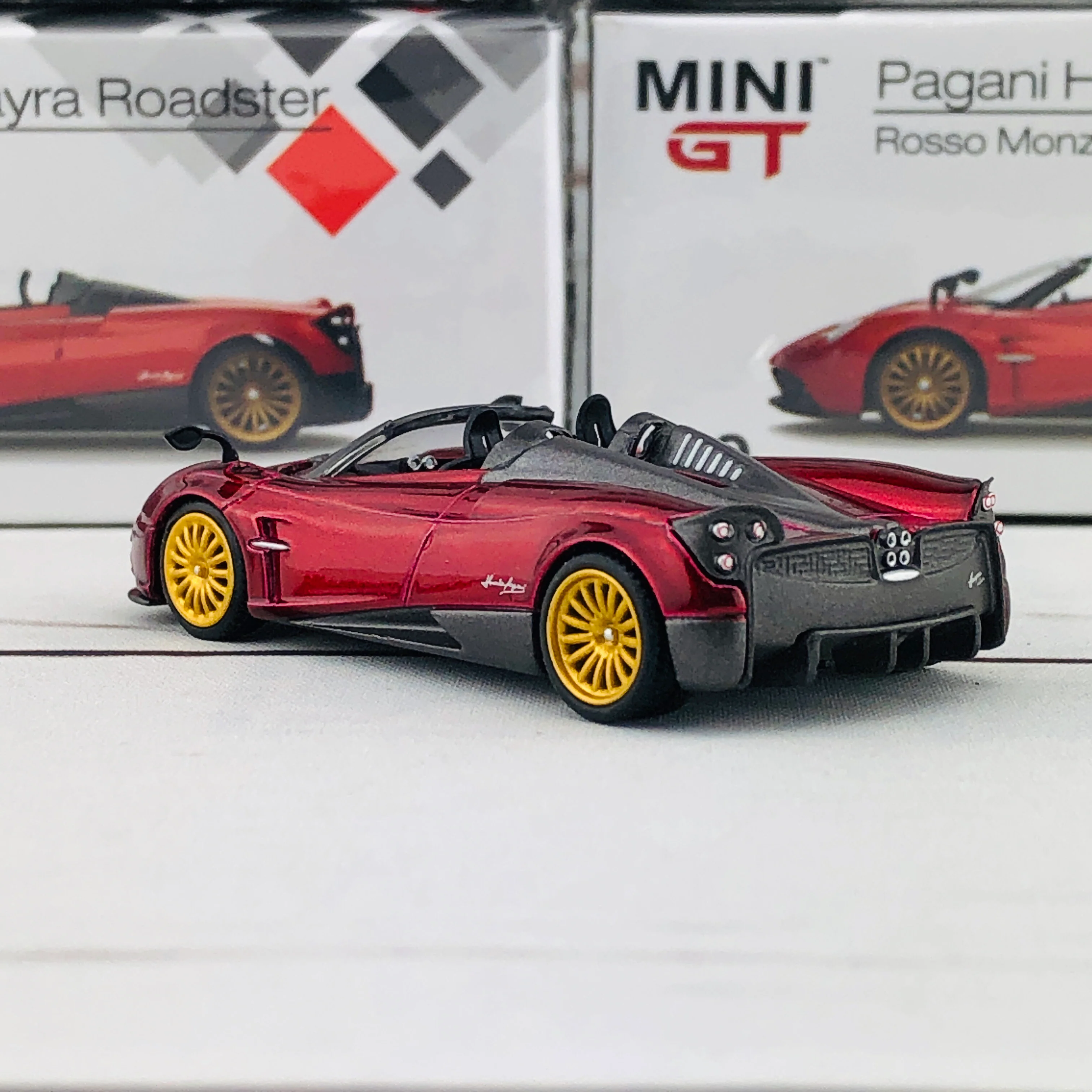 MINI GT 1/64 Pagani Huayra Roadster Rosso Monza RHD MGT00050-R - Image 4