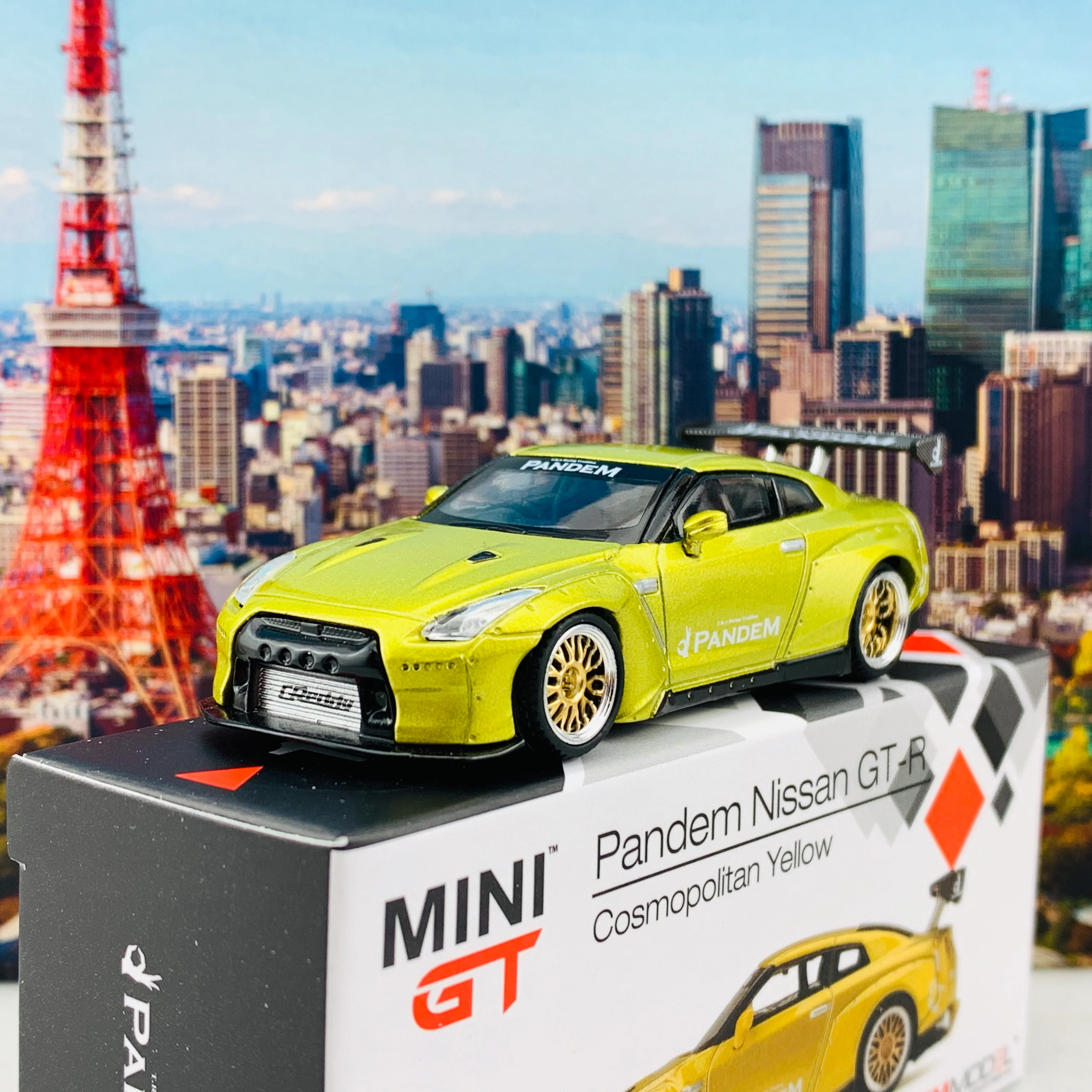 MINI GT 1/64 Pandem Nissan GT-R R35 GT Wing Cosmopolitan Yellow RHD MGT00125-R - Image 2