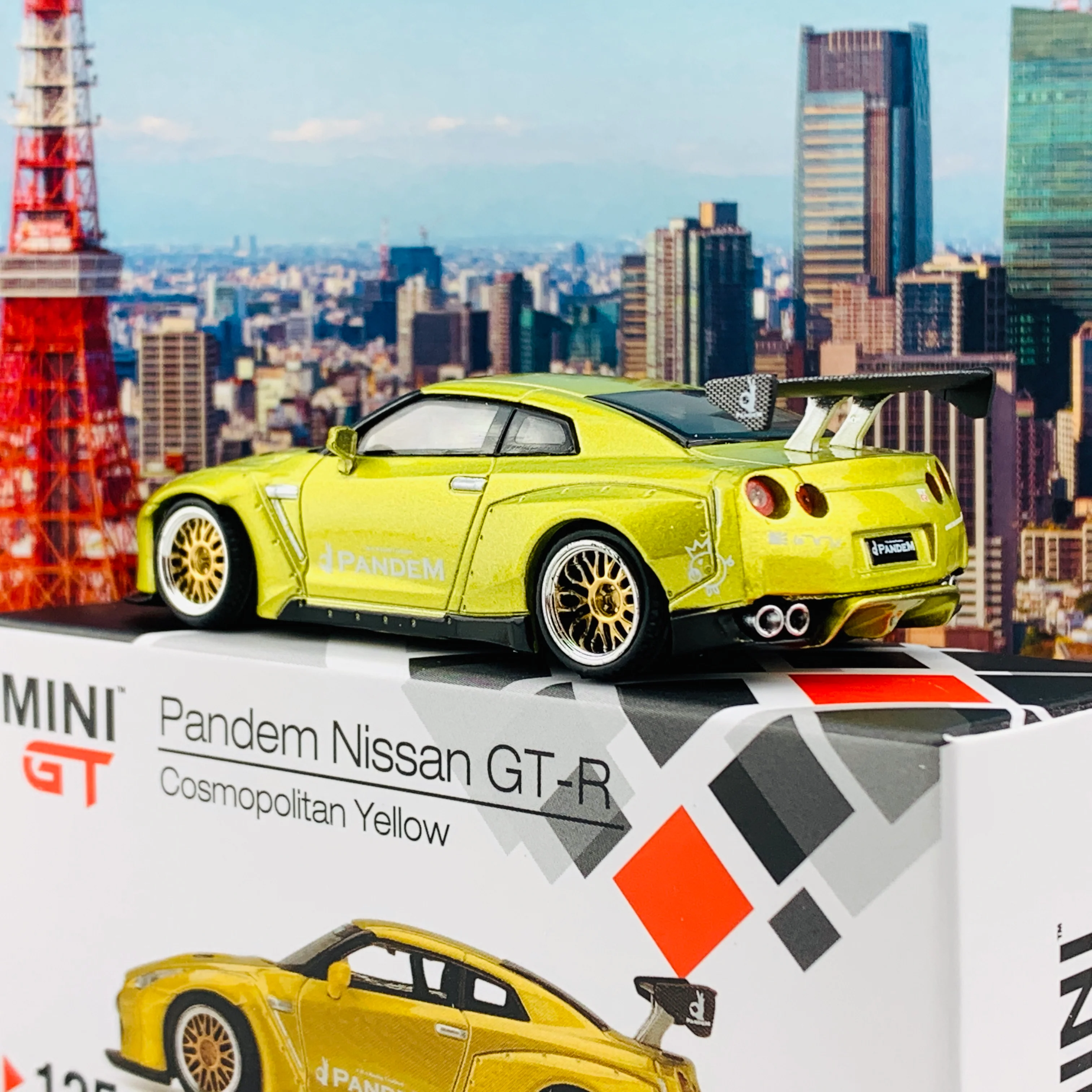 MINI GT 1/64 Pandem Nissan GT-R R35 GT Wing Cosmopolitan Yellow RHD MGT00125-R - Image 3
