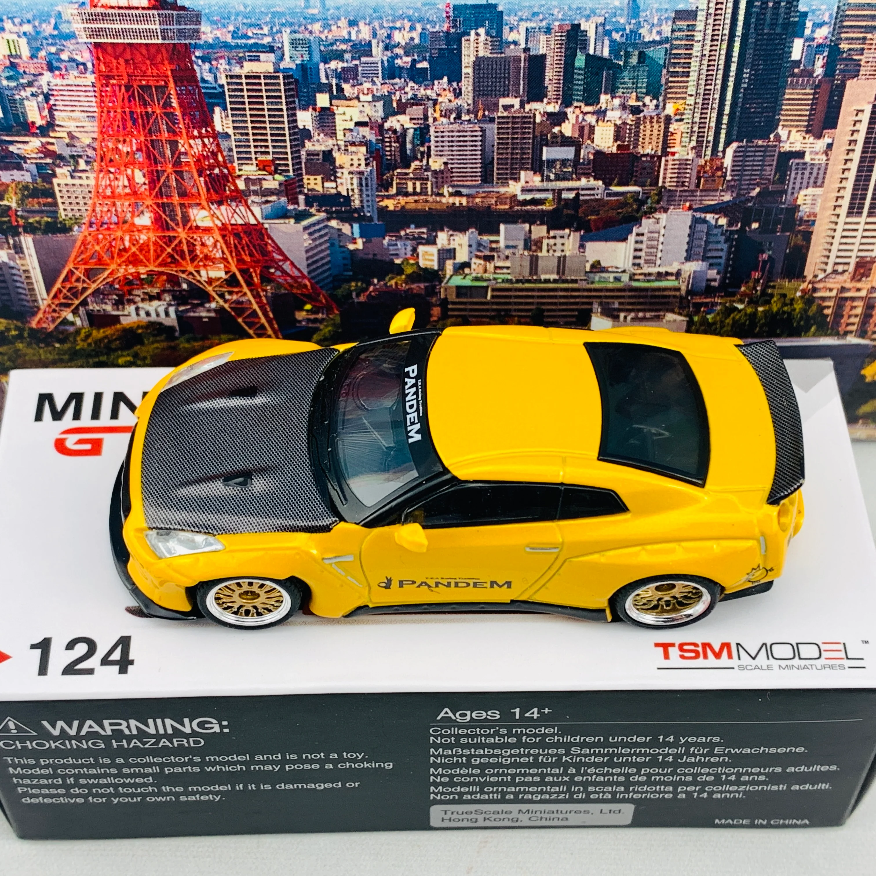 MINI GT 1/64 Pandem Nissan GTR R35 Duck Tail Metallic Yellow w/ Carbon Bonnet RHD MGT00124-R - Image 5