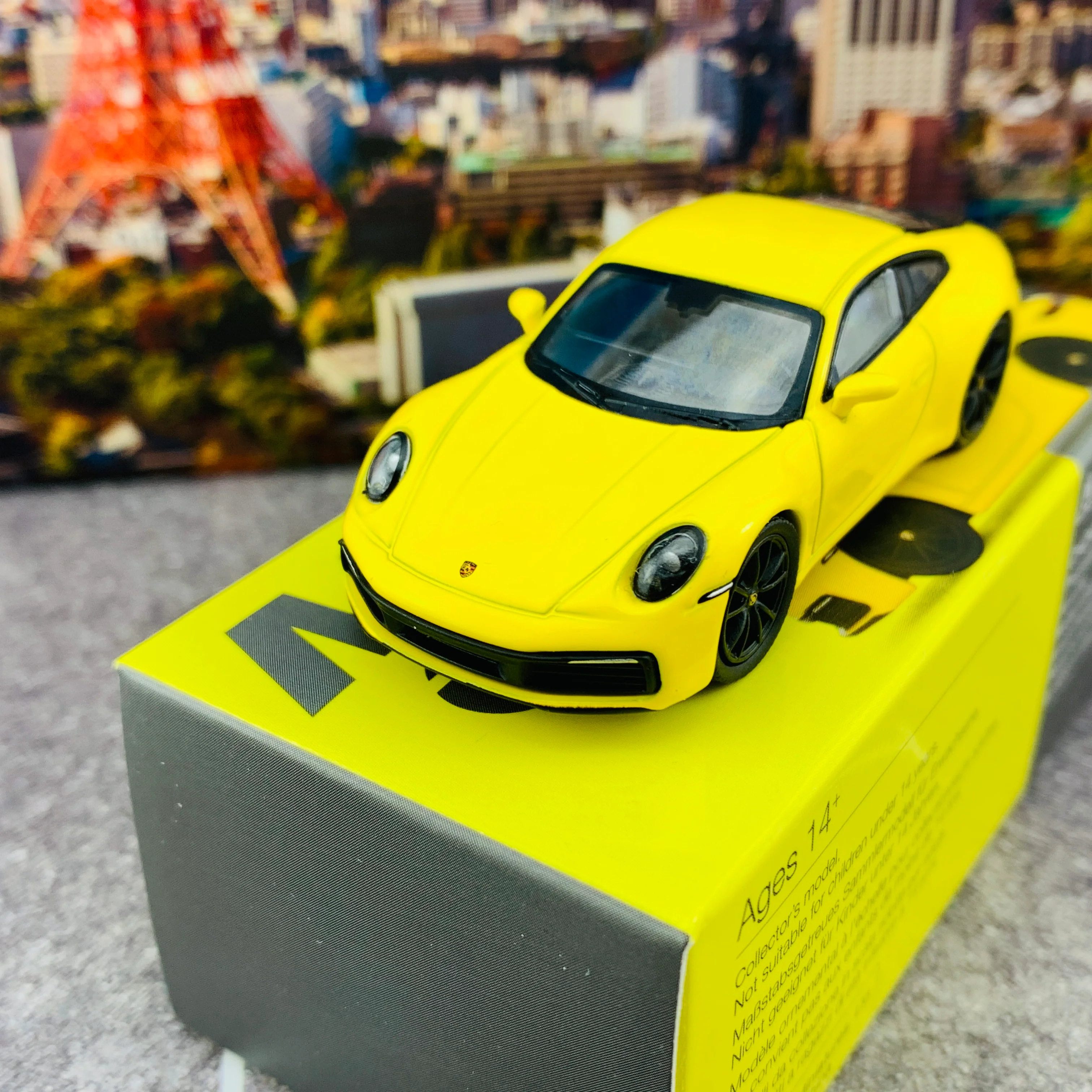 MINI GT 1/64 Porsche 911 (992) Carrera 4S  Racing Yellow LHD MGT00252-L - Image 2