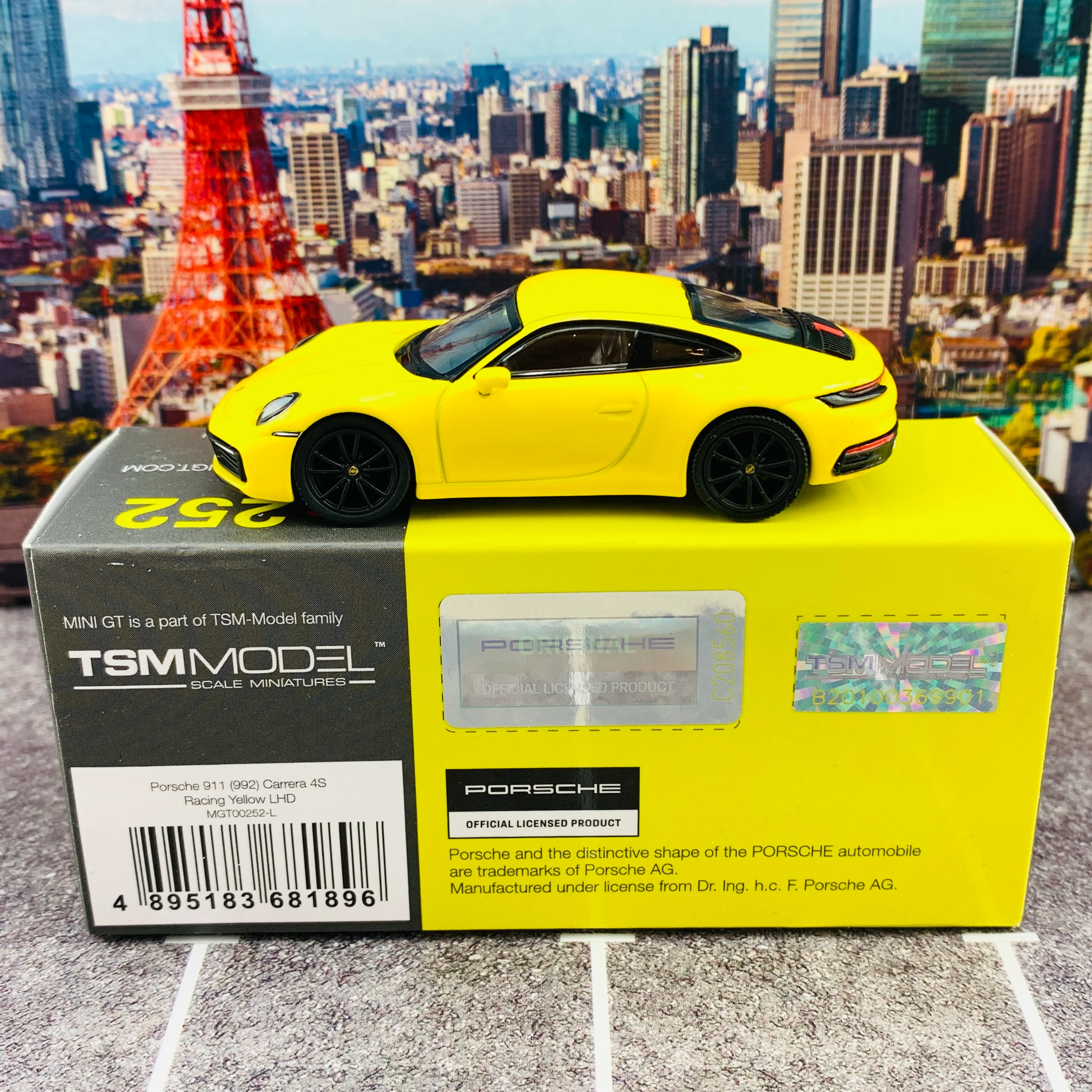 MINI GT 1/64 Porsche 911 (992) Carrera 4S  Racing Yellow LHD MGT00252-L - Image 3