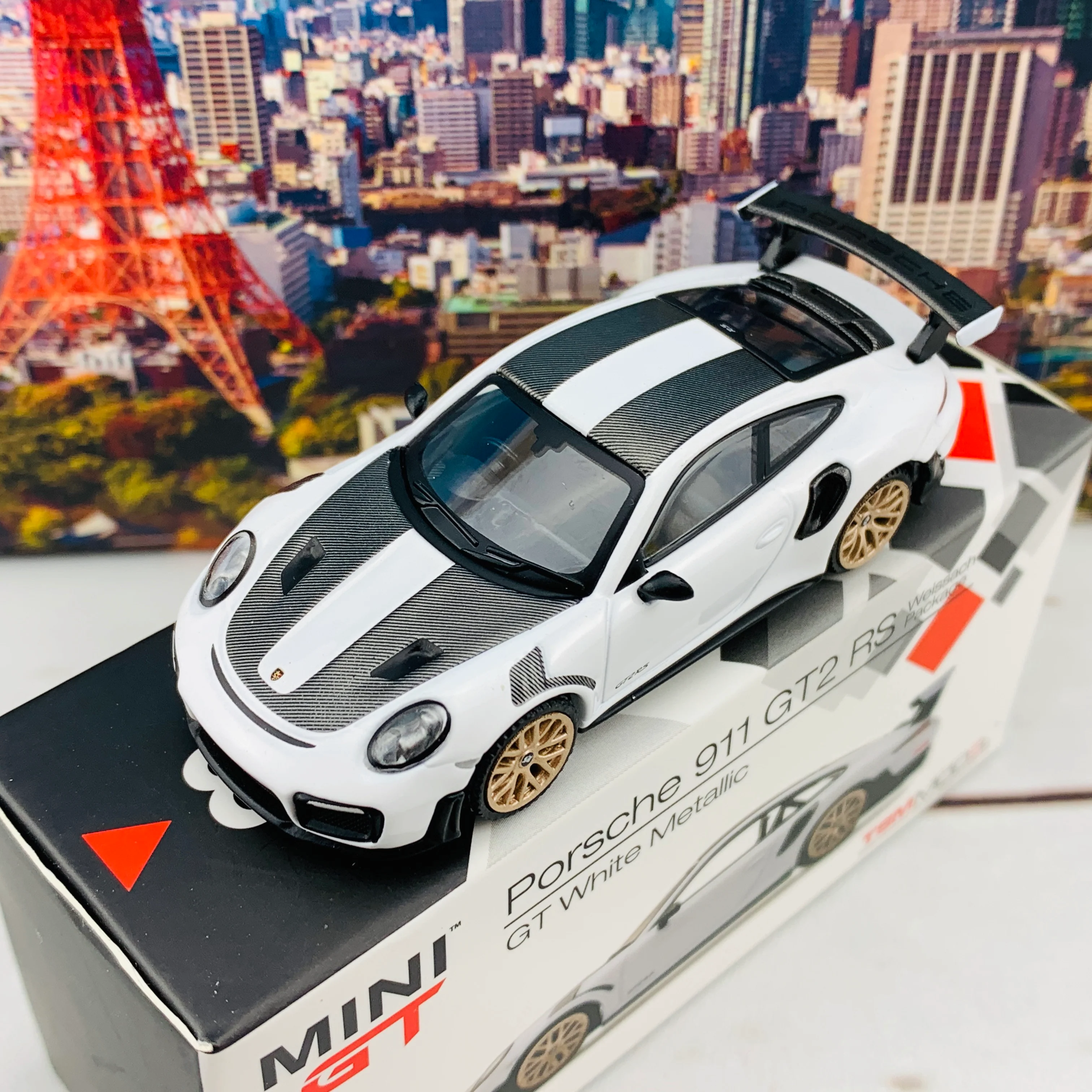 MINI GT 1/64 Porsche 911 GT2 RS Weissach Package White RHD MGT00086-R - Image 2