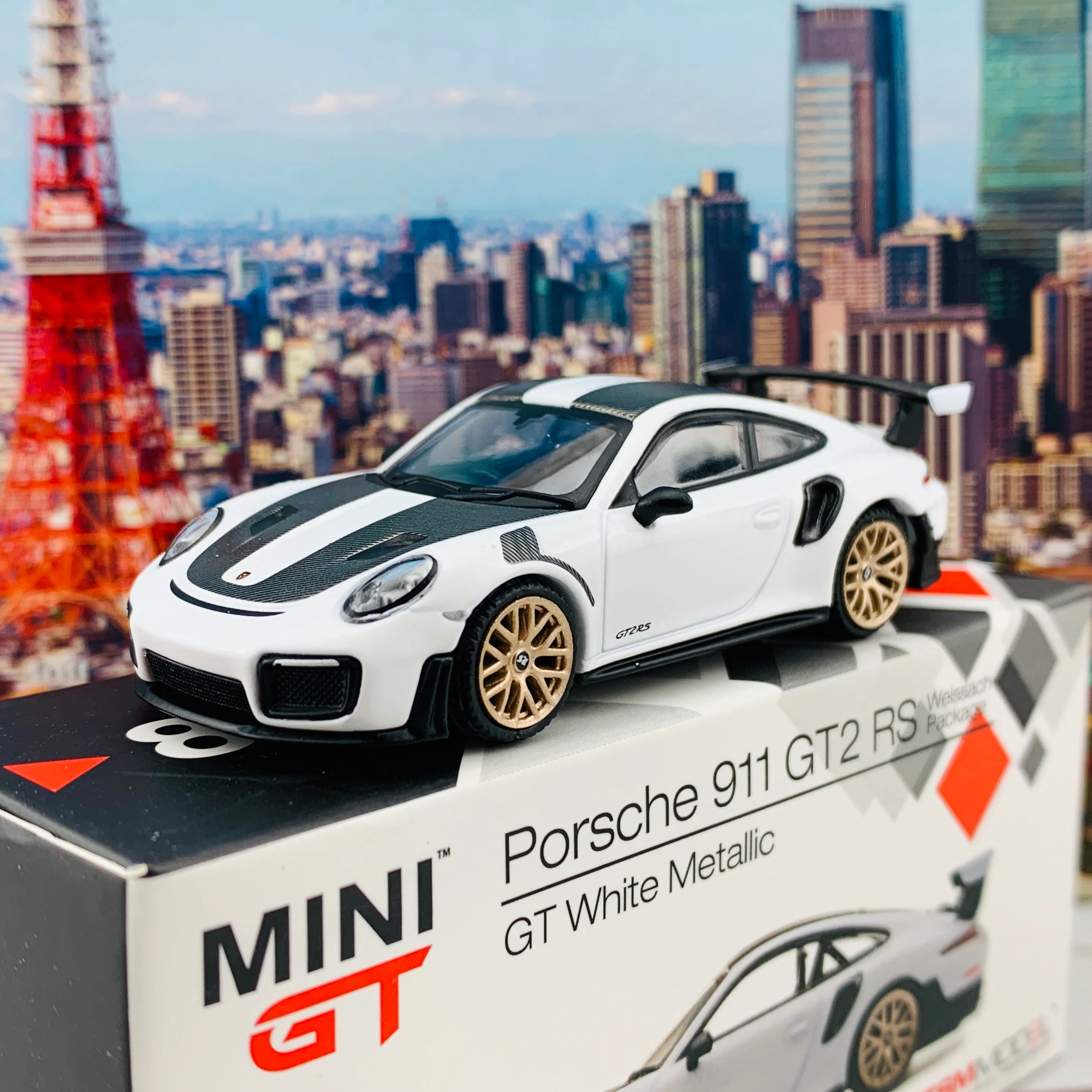 MINI GT 1/64 Porsche 911 GT2 RS Weissach Package White RHD MGT00086-R - Image 3