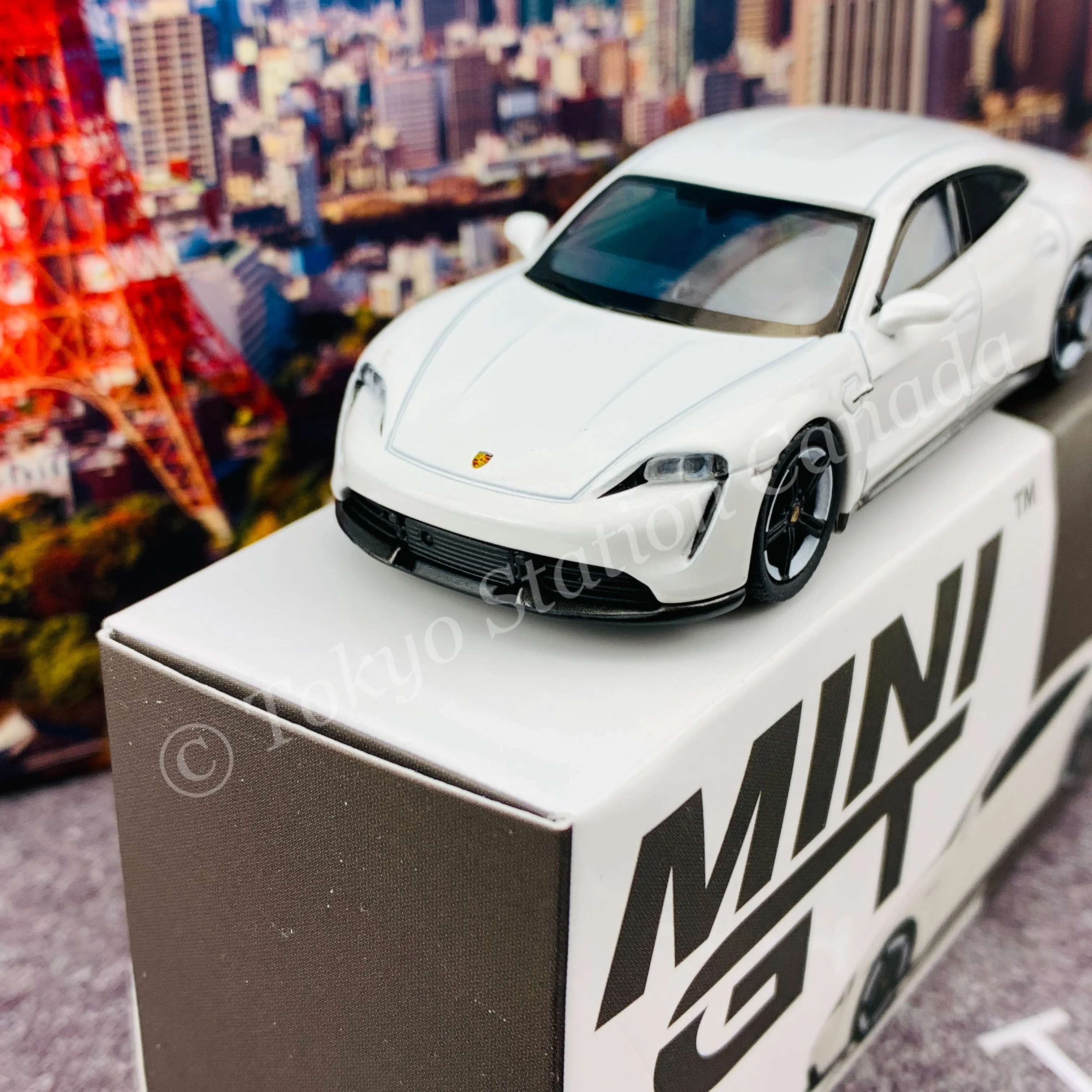 MINI GT 1/64 Porsche Taycan Turbo S White LHD MGT00218-L - Image 2