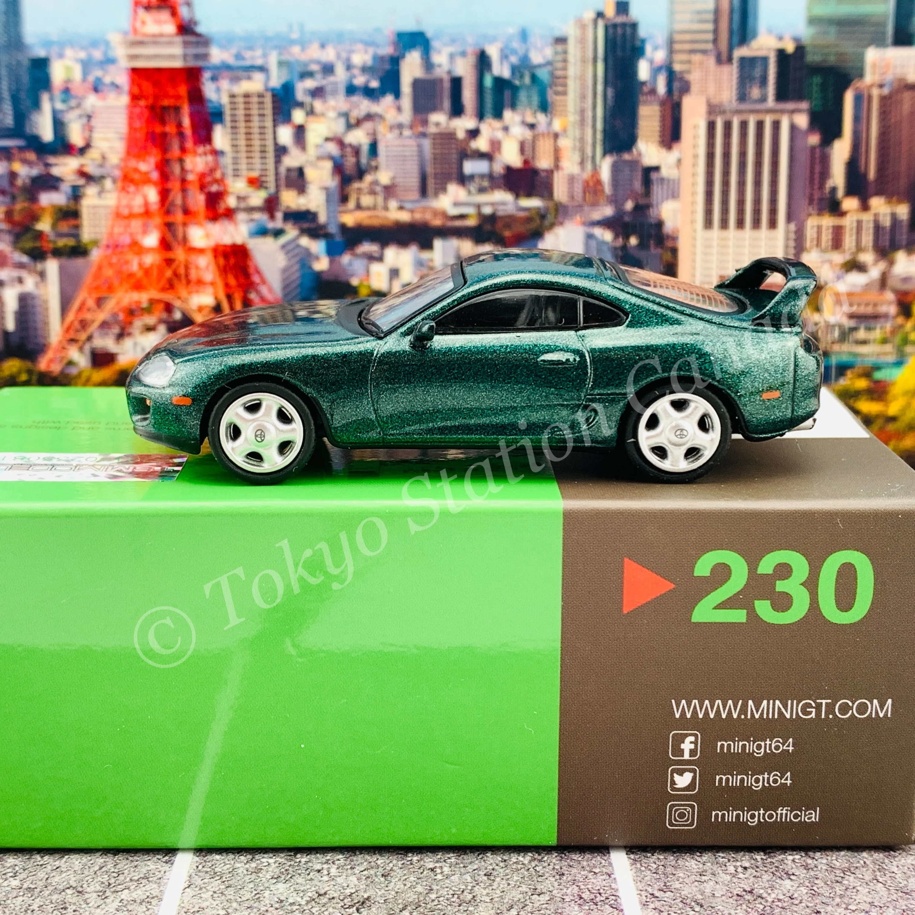 MINI GT 1/64 Toyota Supra Dark Green Pearl Metallic RHD MGT00230-R - Image 2