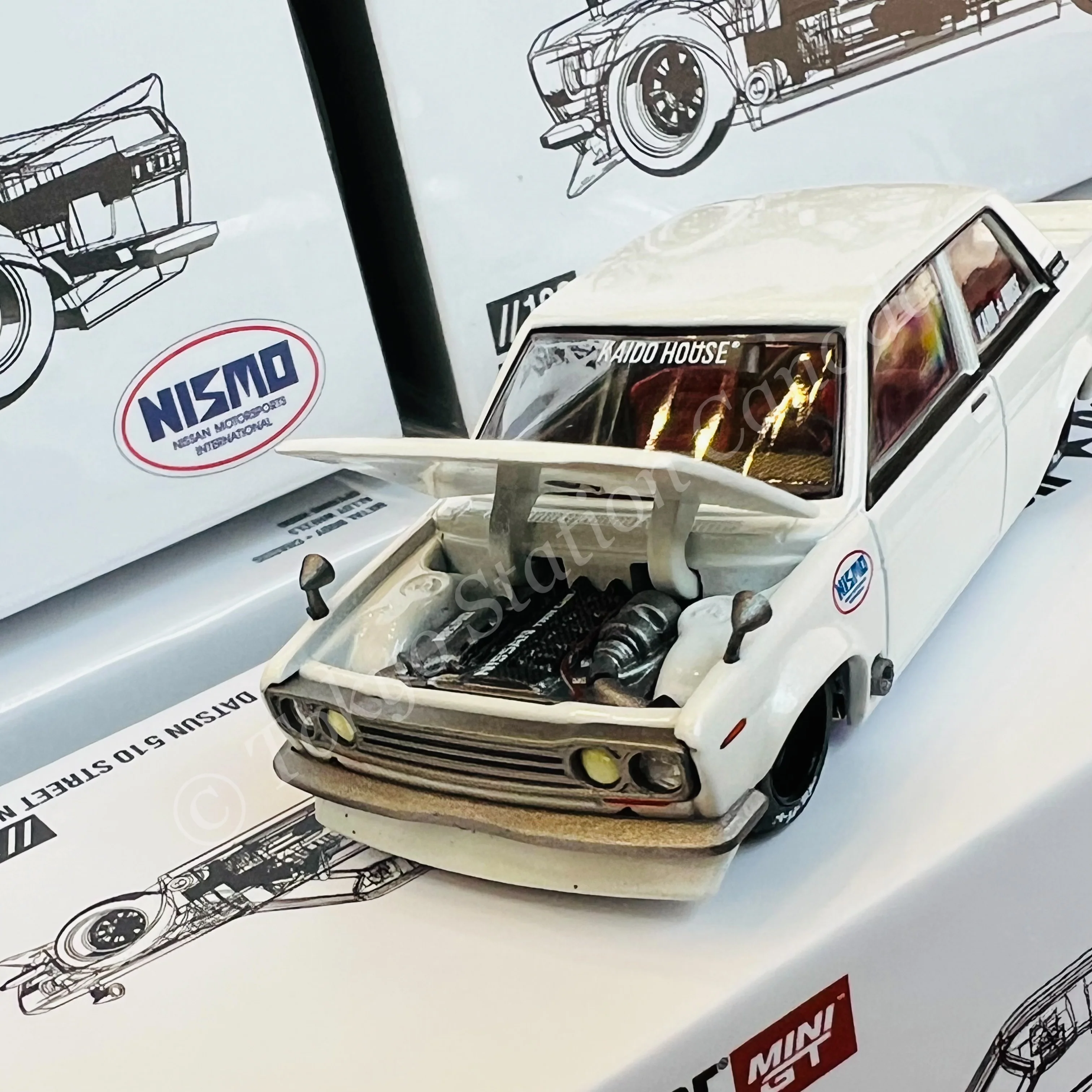 MINI GT x Kaido House 1/64 Datsun 510 Street Nismo V2 KHMG122 - Image 4