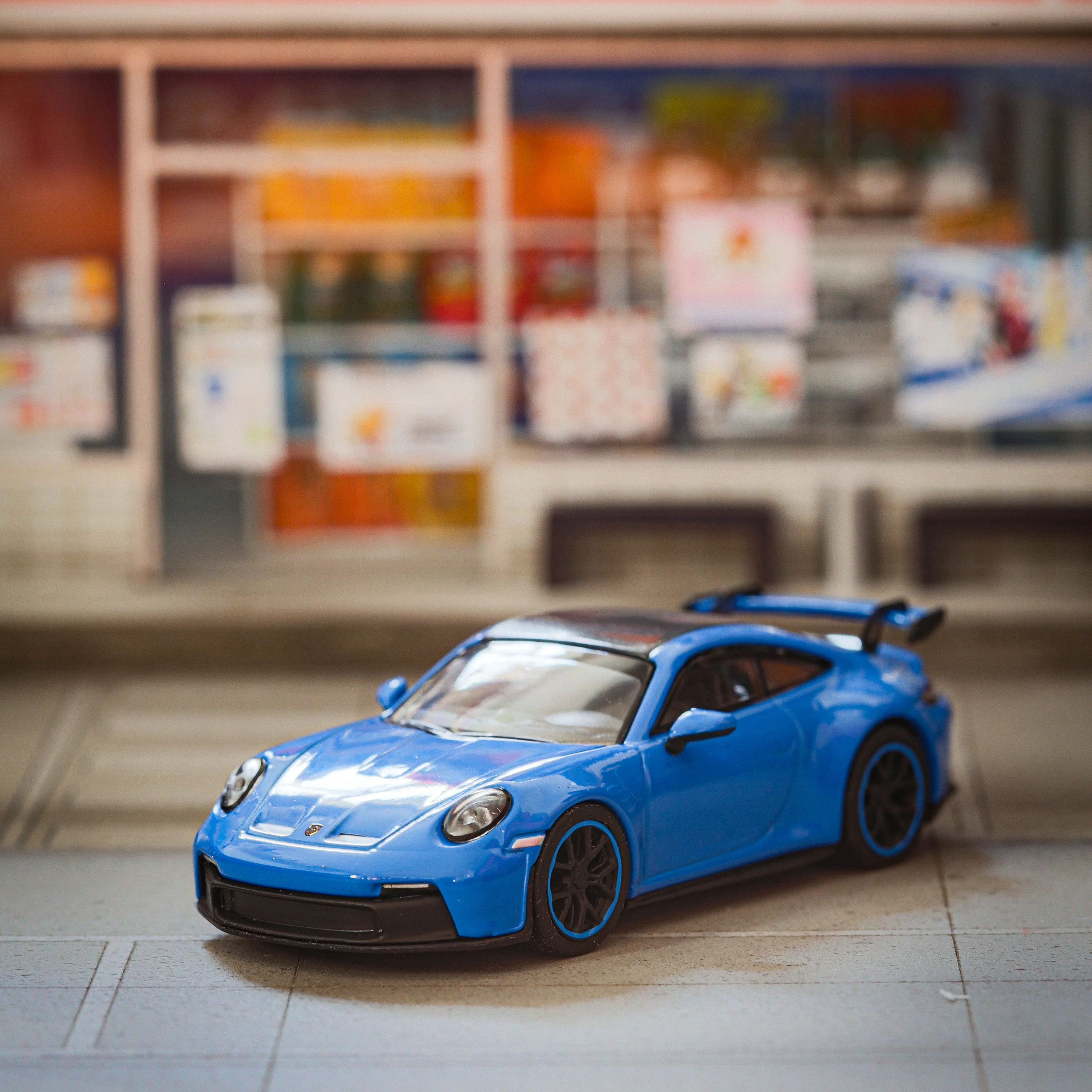 MINICHAMPS64 1/64 PORSCHE 911 GT3 (992) 2021 - SHARK BLUE 643061003 - Image 4
