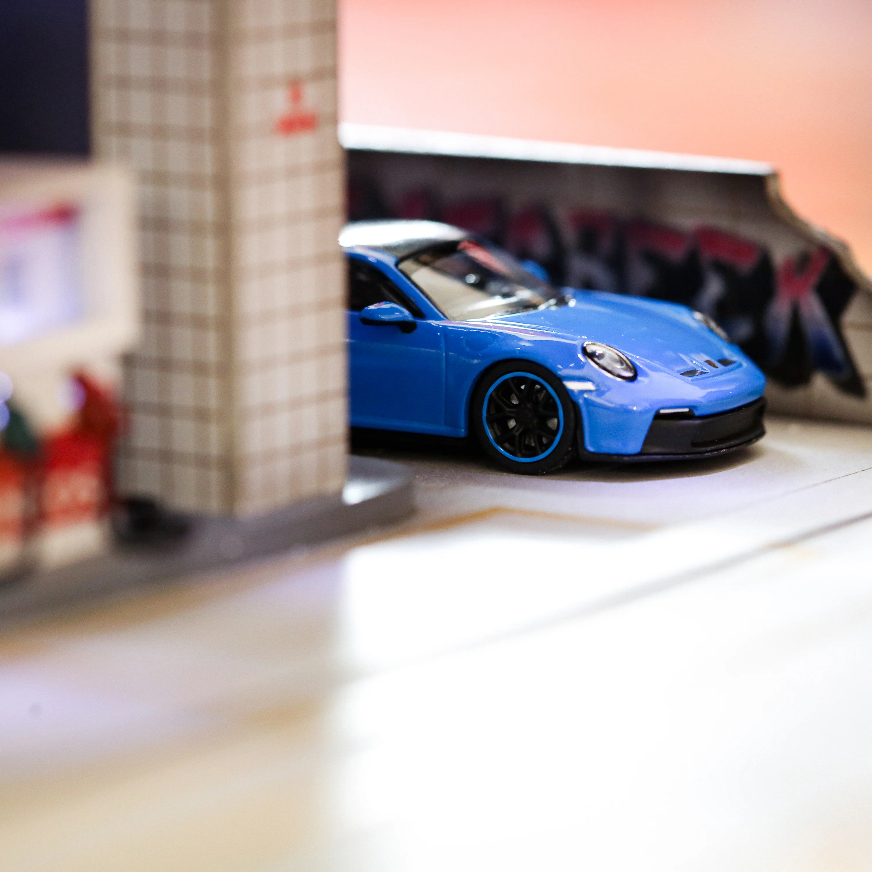MINICHAMPS64 1/64 PORSCHE 911 GT3 (992) 2021 - SHARK BLUE 643061003 - Image 6