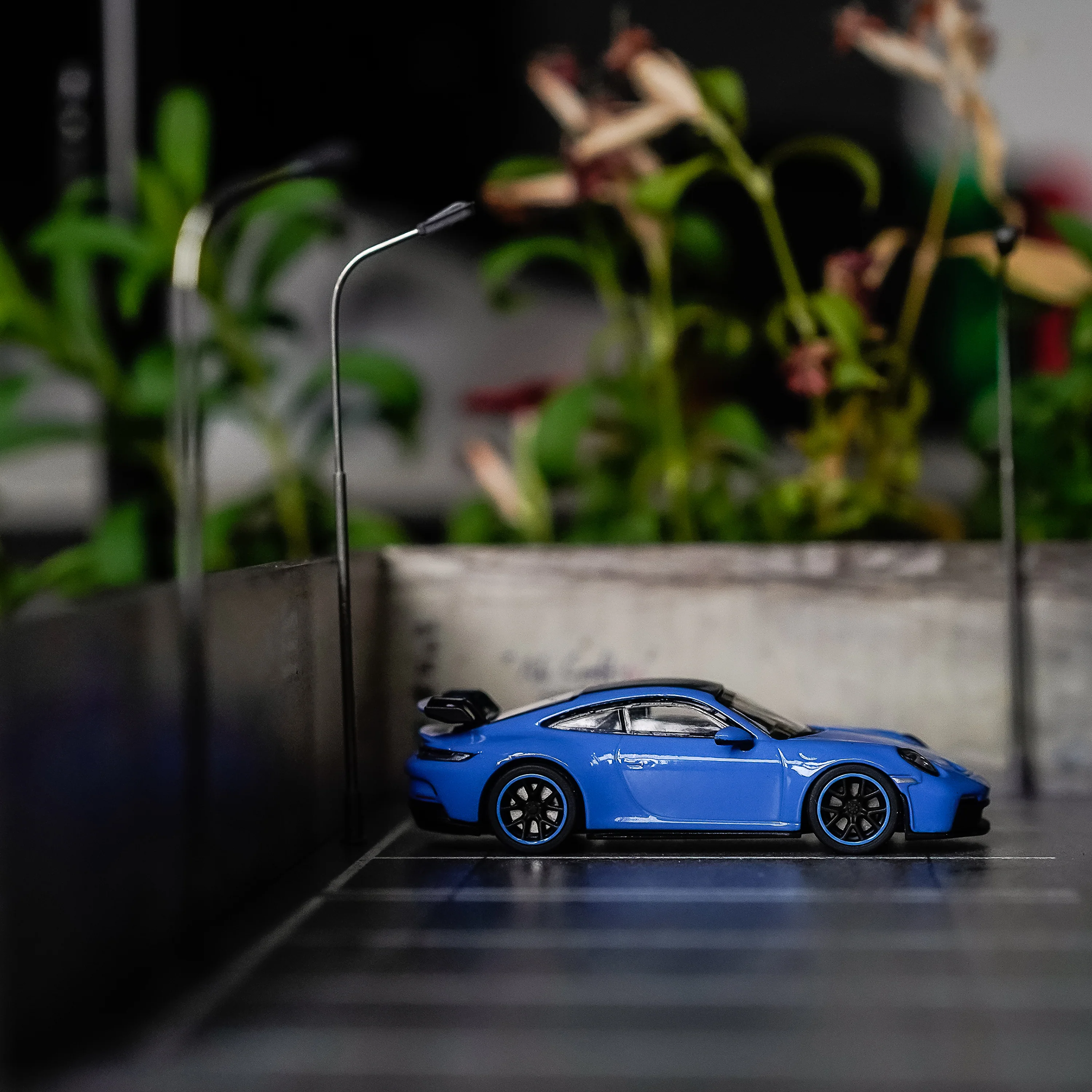 MINICHAMPS64 1/64 PORSCHE 911 GT3 (992) 2021 - SHARK BLUE 643061003 - Image 7