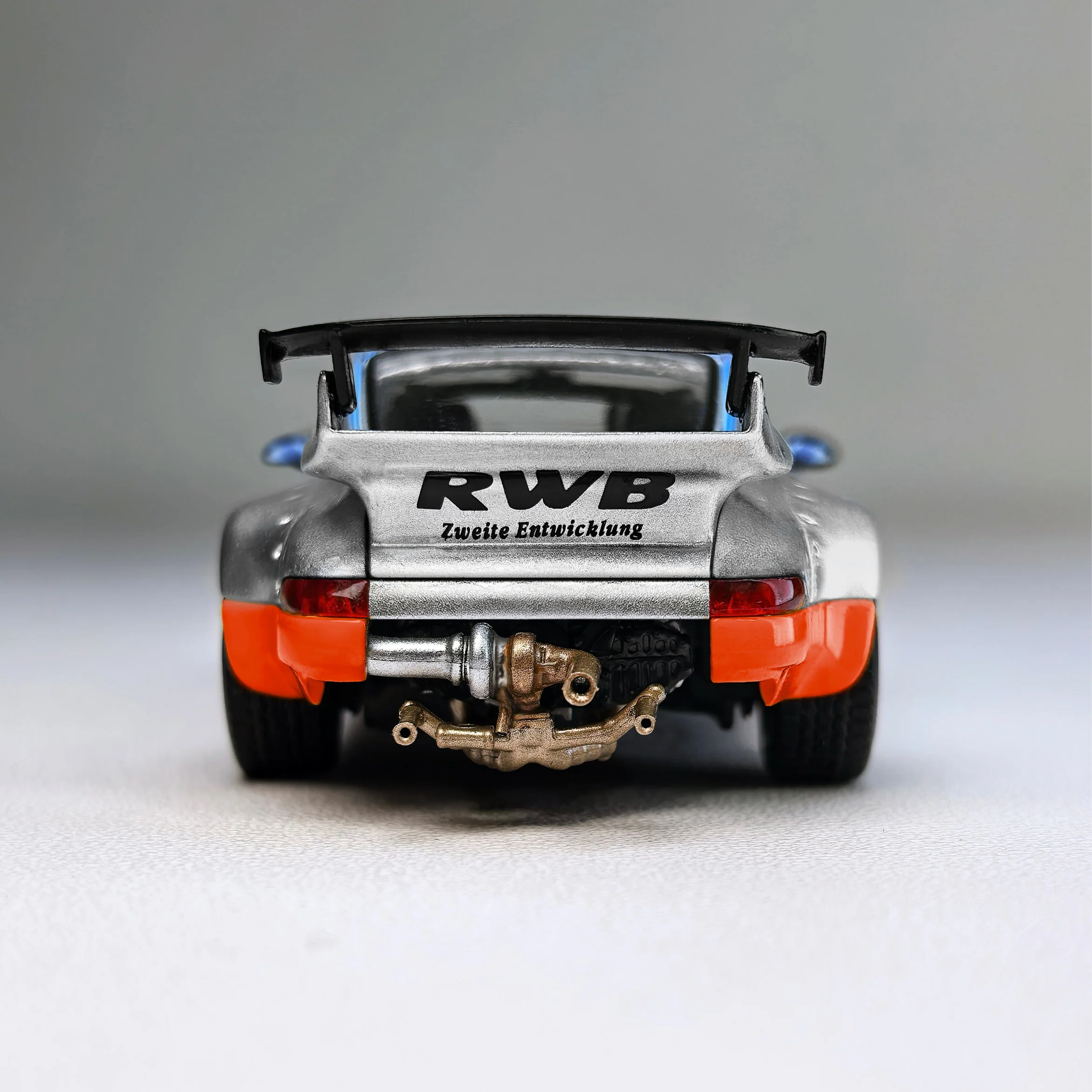 MODELMODEL 1/64 RWB 964 Ichiban Boshi #8 MM64-RWB964-001 - Image 3