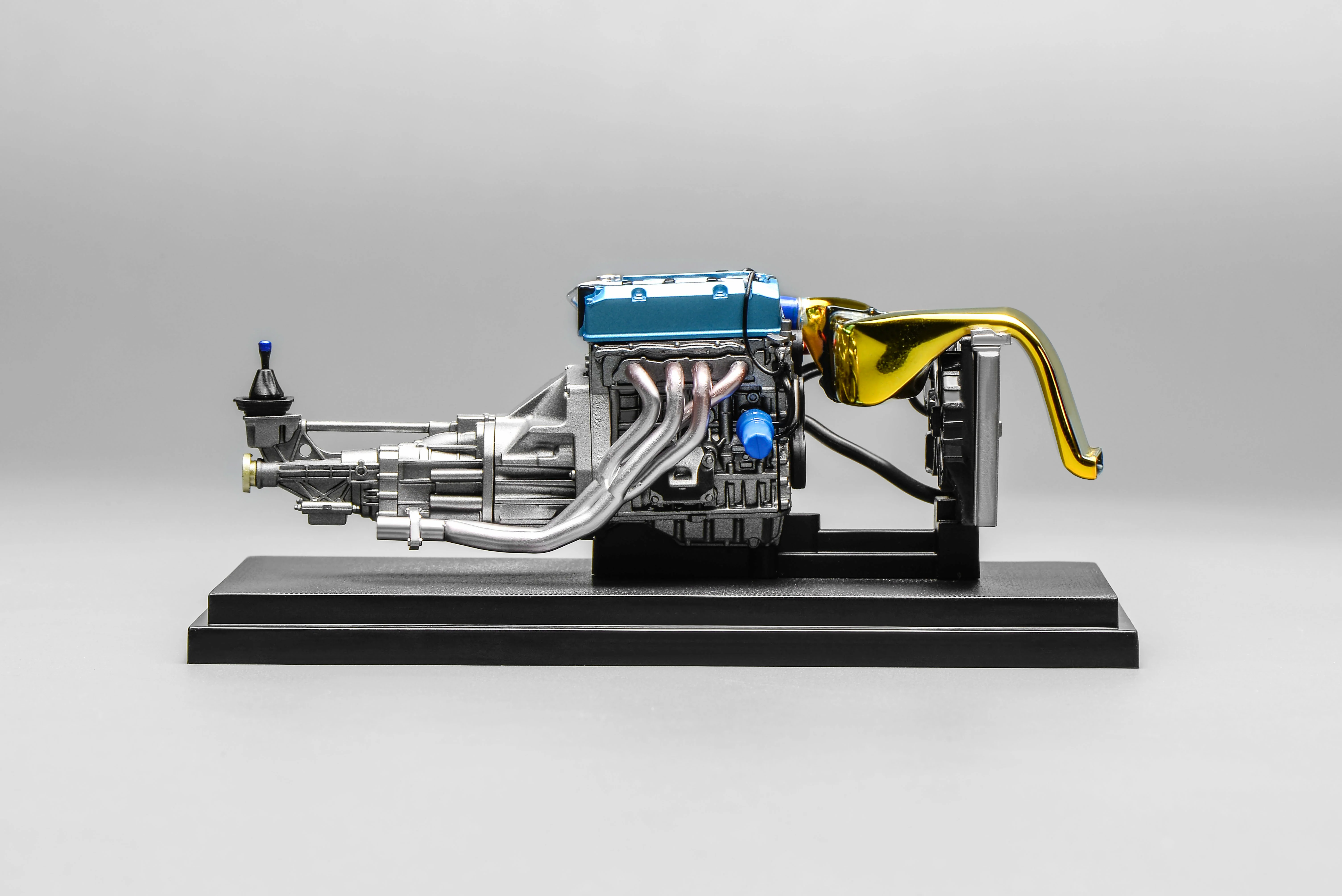 PREORDER Motorhelix 1/18 F22C J'S Racing 2.6L Engine M90125 (Approx. Release Date: Q2 2026 and subject to the manufacturer's final decision) - Image 2