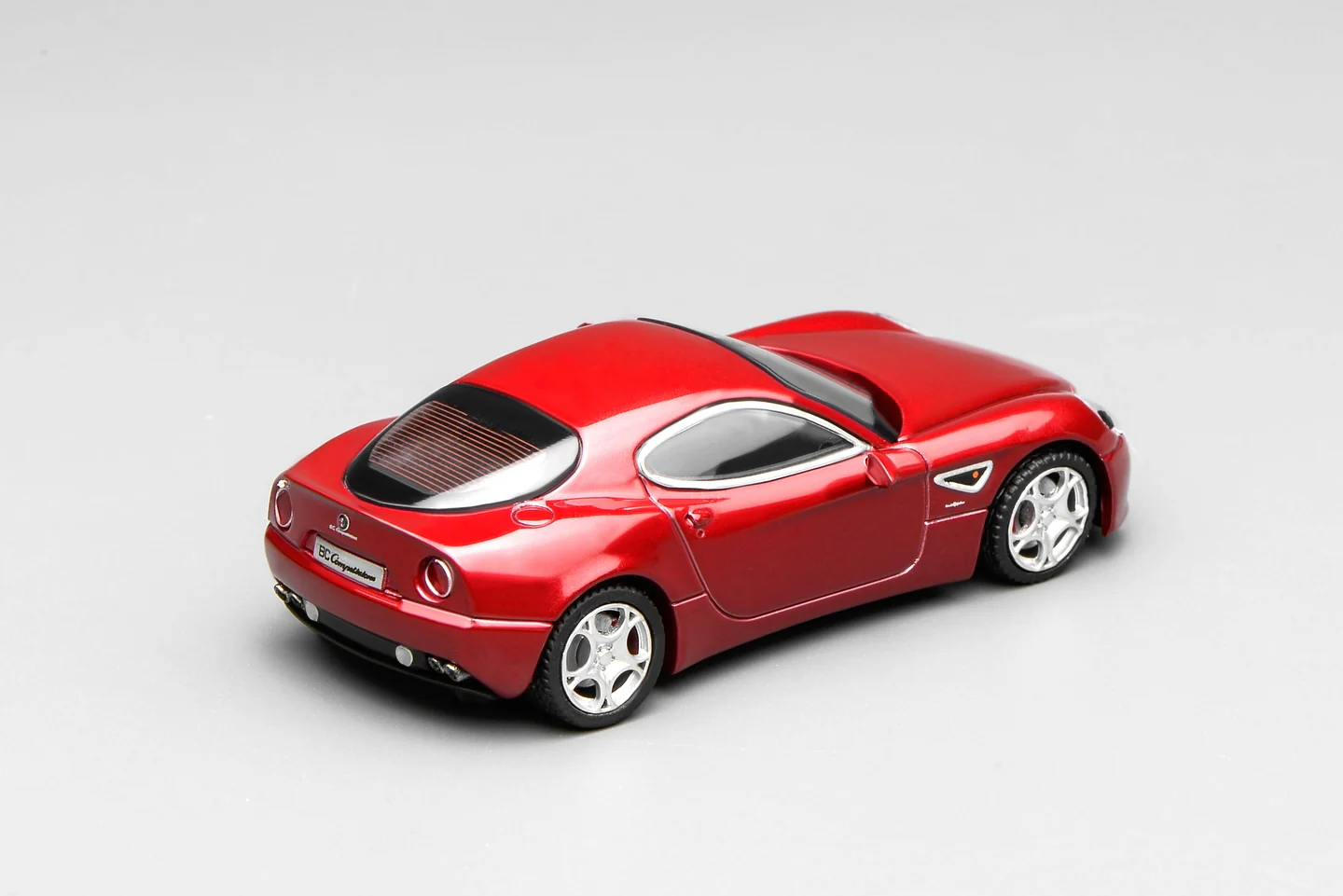 PREORDER Motorhelix 1/64 Alfa Romeo 8C Competizione 2008 Rosso Alfa M69051 (Approx. Release Date: Q1 2026 and subject to the manufacturer's final decision) - Image 2