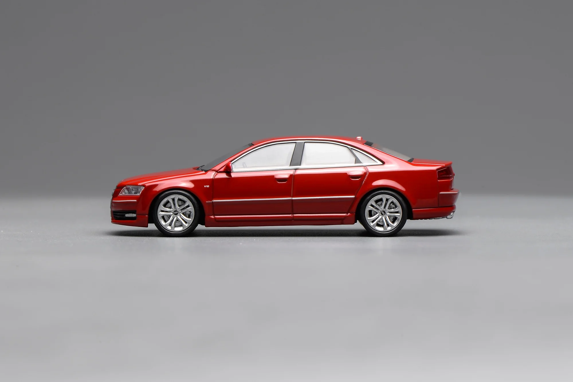 PREORDER Motorhelix 1/64 Audi S8 2008 Misano red M68215 (Approx. Release Date: Q2 2026 and subject to the manufacturer's final decision) - Image 2