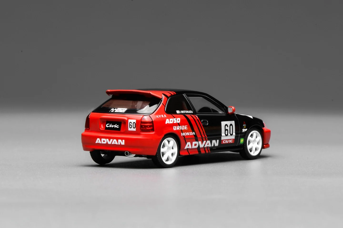 Motorhelix 1/64 Honda Civic TYPE R (EK9) Red-Black Livery M65026 - Image 3