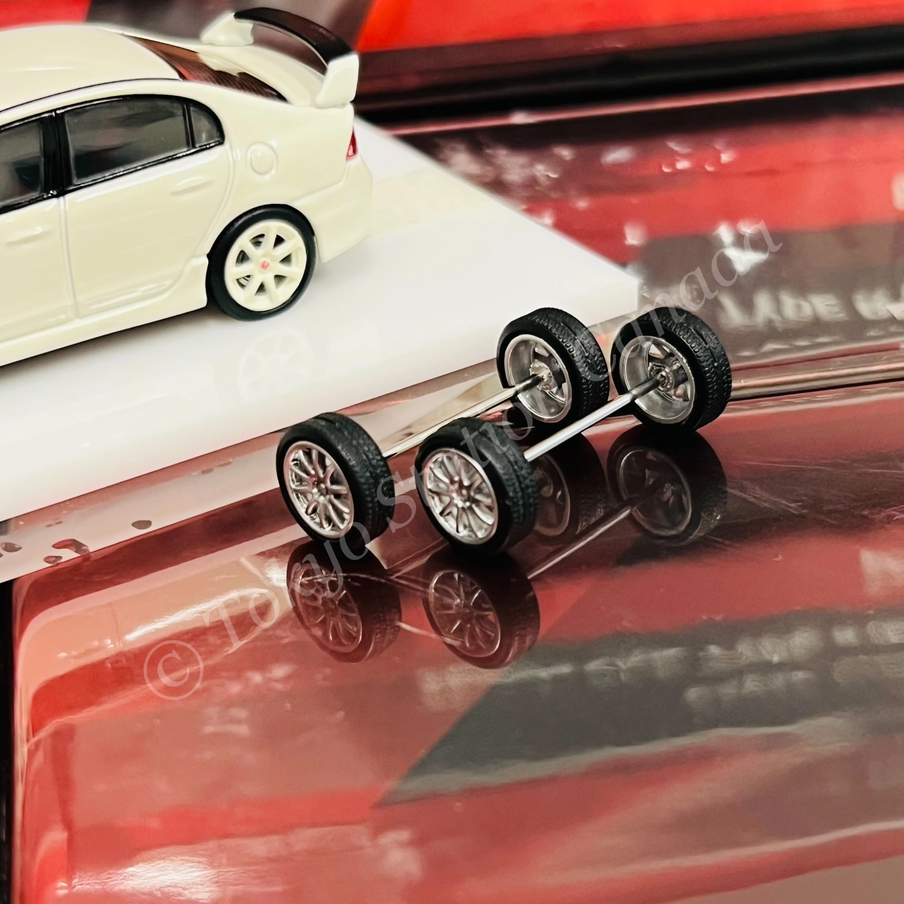 MOTORHELIX 64SENIOR 1/64 Honda Civic Type R FD2 Championship White M65401 - Image 3
