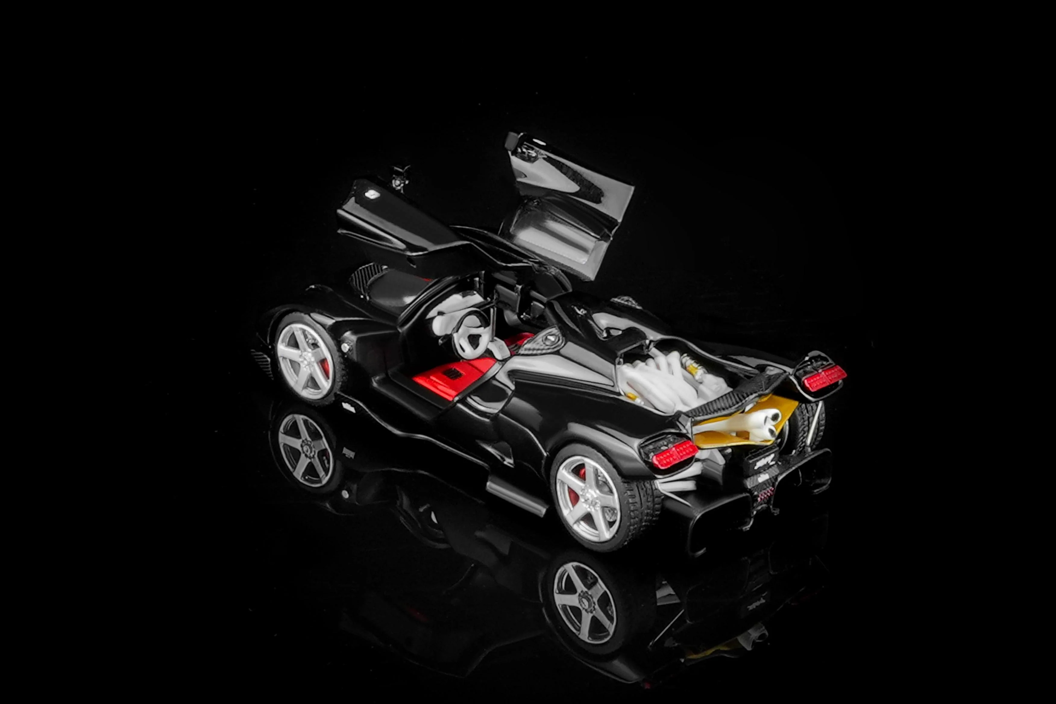 PREORDER Motorhelix 1/64 NILU - BLACK WATER-PARK BLACK M67003 (Approx. Release Date: Q3 2026 and subject to the manufacturer's final decision) - Image 2