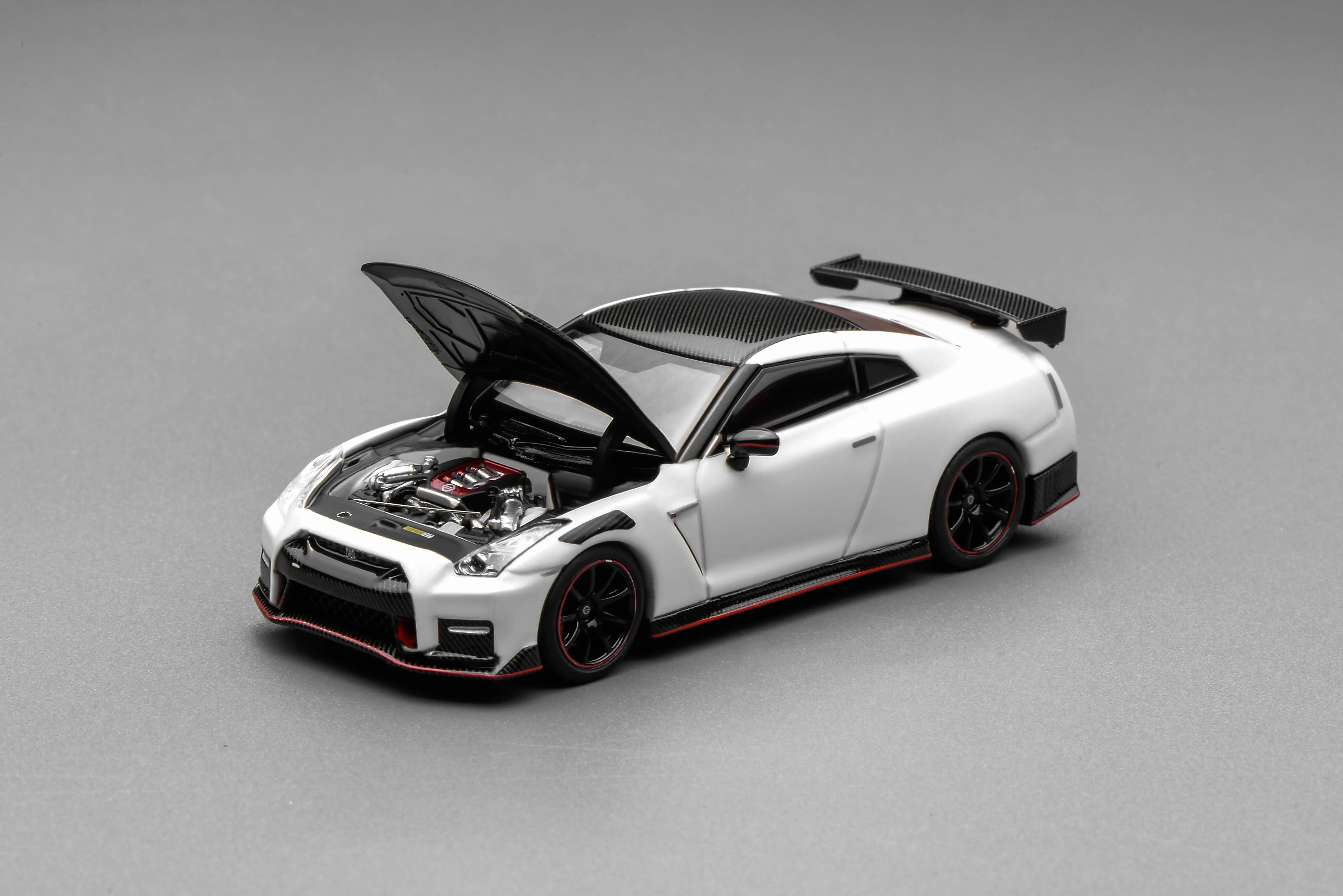 PREORDER Motorhelix 1/64 Nissan GT-R NISMO (R35) Special Edition 2022 NISMO Brilliant White Pearl M63525 (Approx. Release Date: Q1 2026 and subject to the manufacturer's final decision) - Image 2