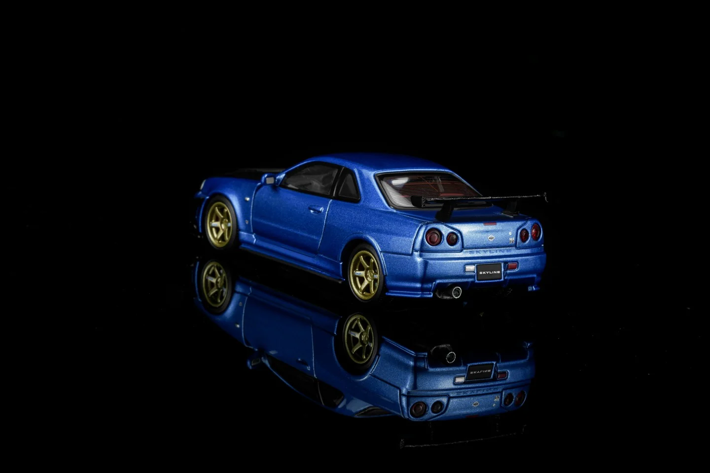 PREORDER Motorhelix 1/64 Nissan Skyline GT-R (R34) Custom Edition - Wangan Blue Custom with GT Aero Kit M63476 (Approx. Release Date: Q3 2026 and subject to the manufacturer's final decision) - Image 2