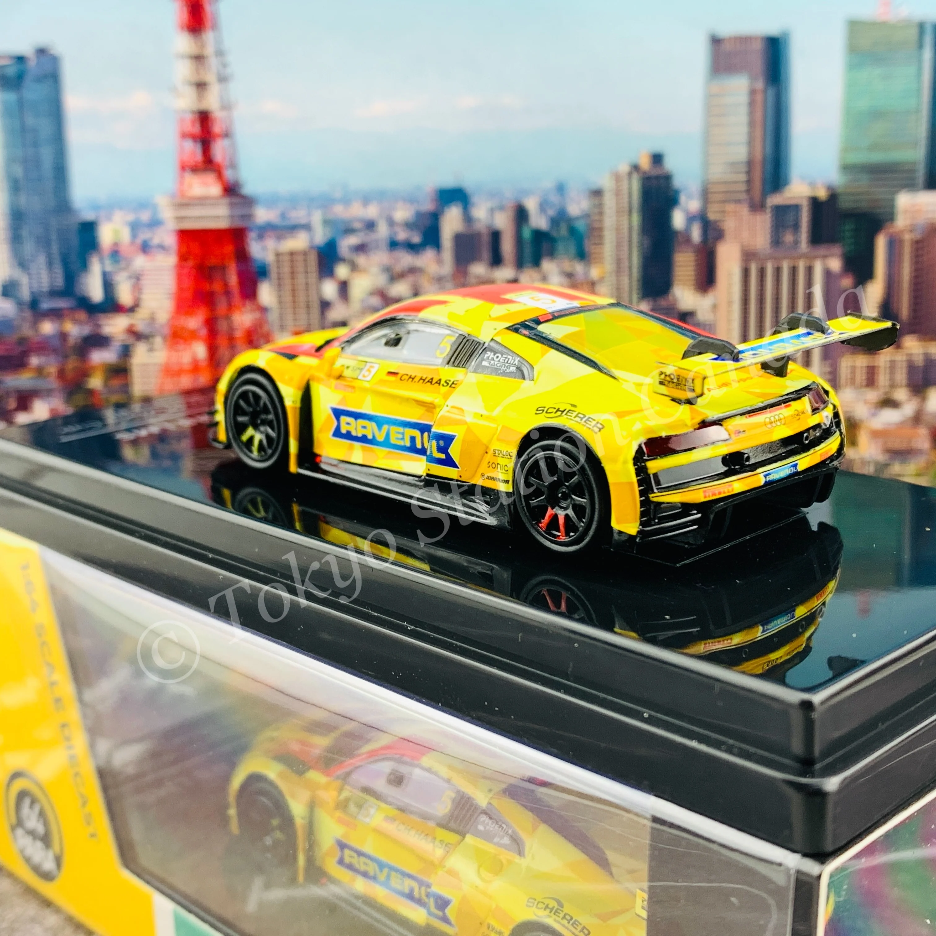 PARA64 1/64 Audi R8 LMS 2019 2019 FIA Macau GT Team Phoenix #5  LHD PA-55256 - Image 4