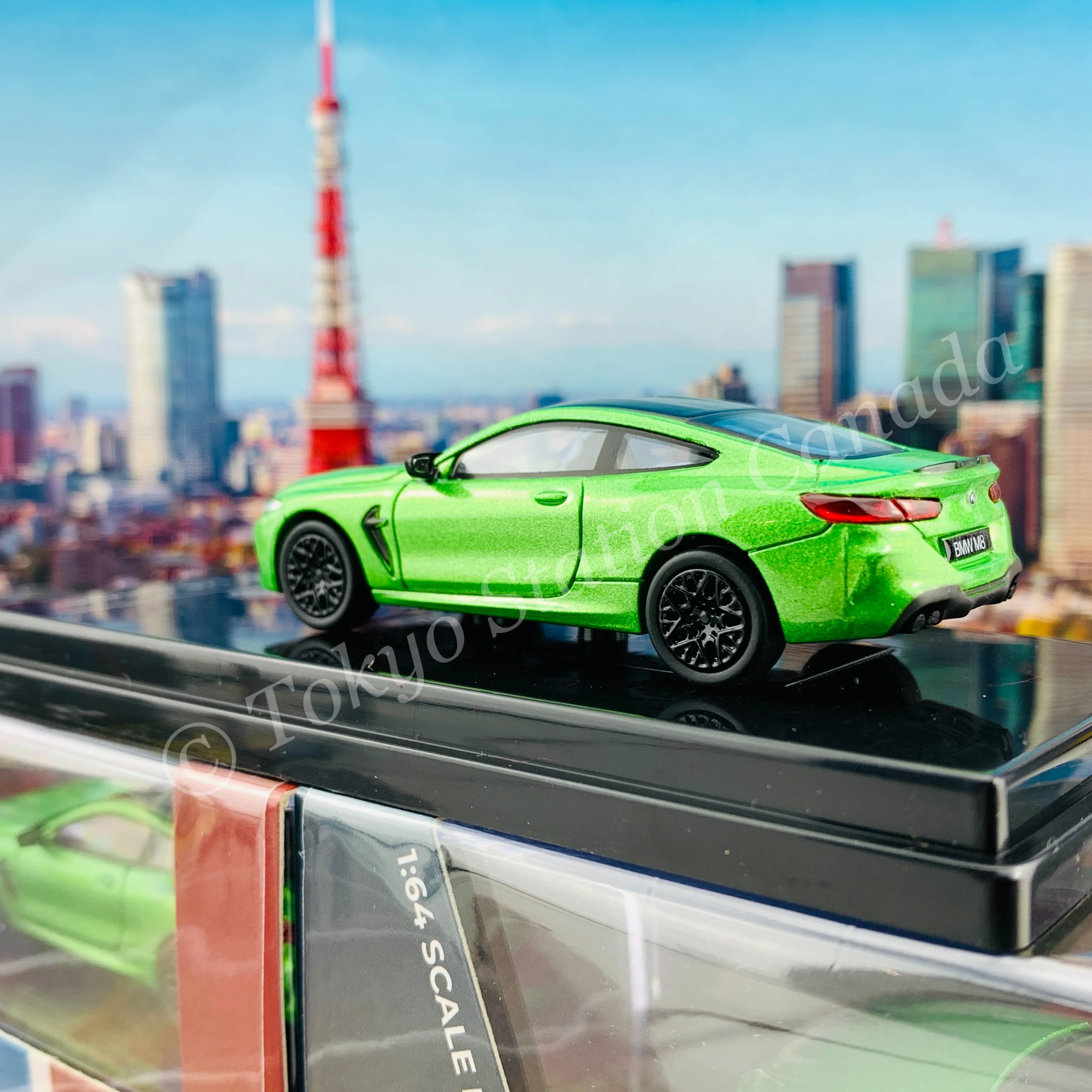 PARA64 1/64 BMW M8 Coupe Java Green LHD PA-55216 - Image 5