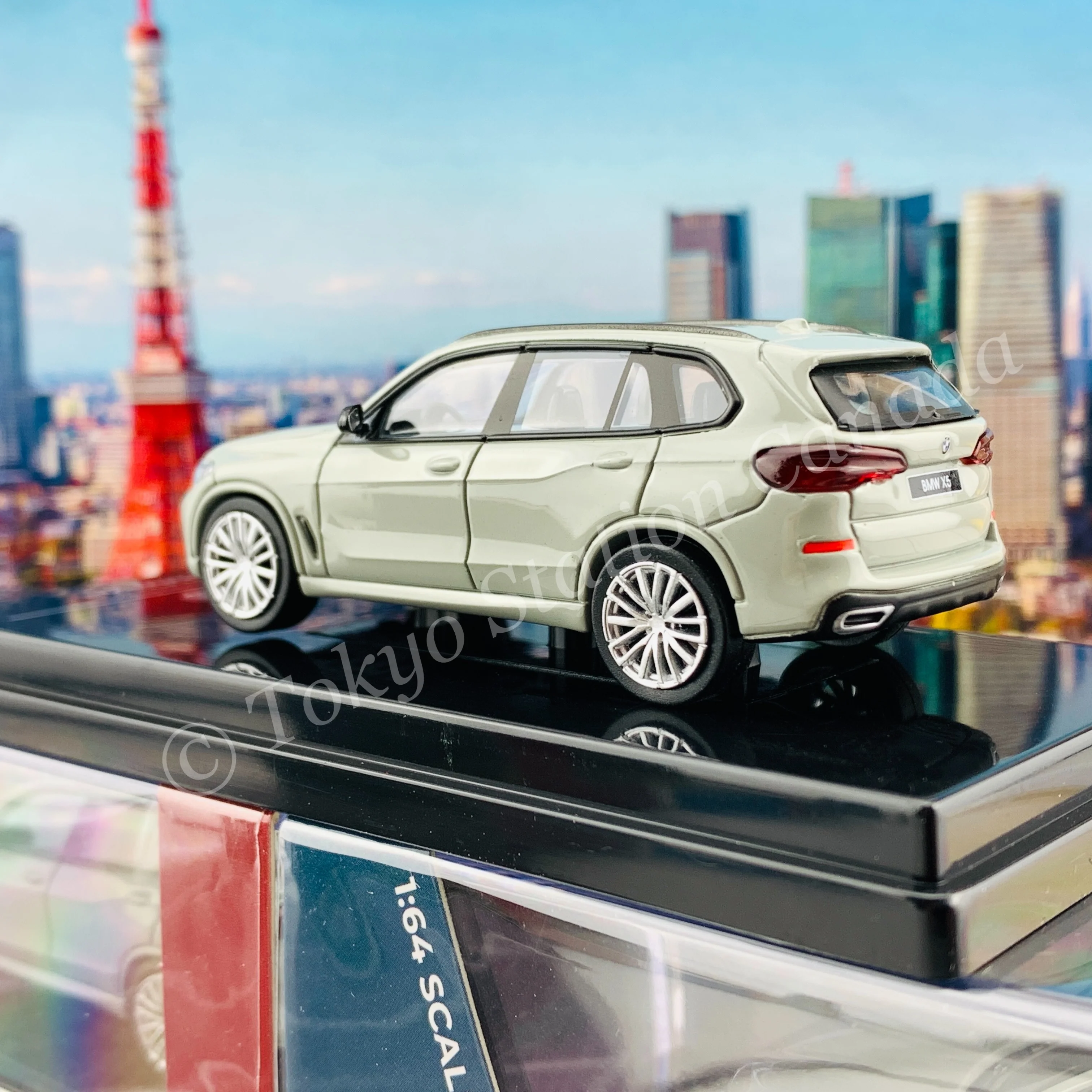 PARA64 1/64 BMW X5 Nardo Grey LHD PA-55188 - Image 4