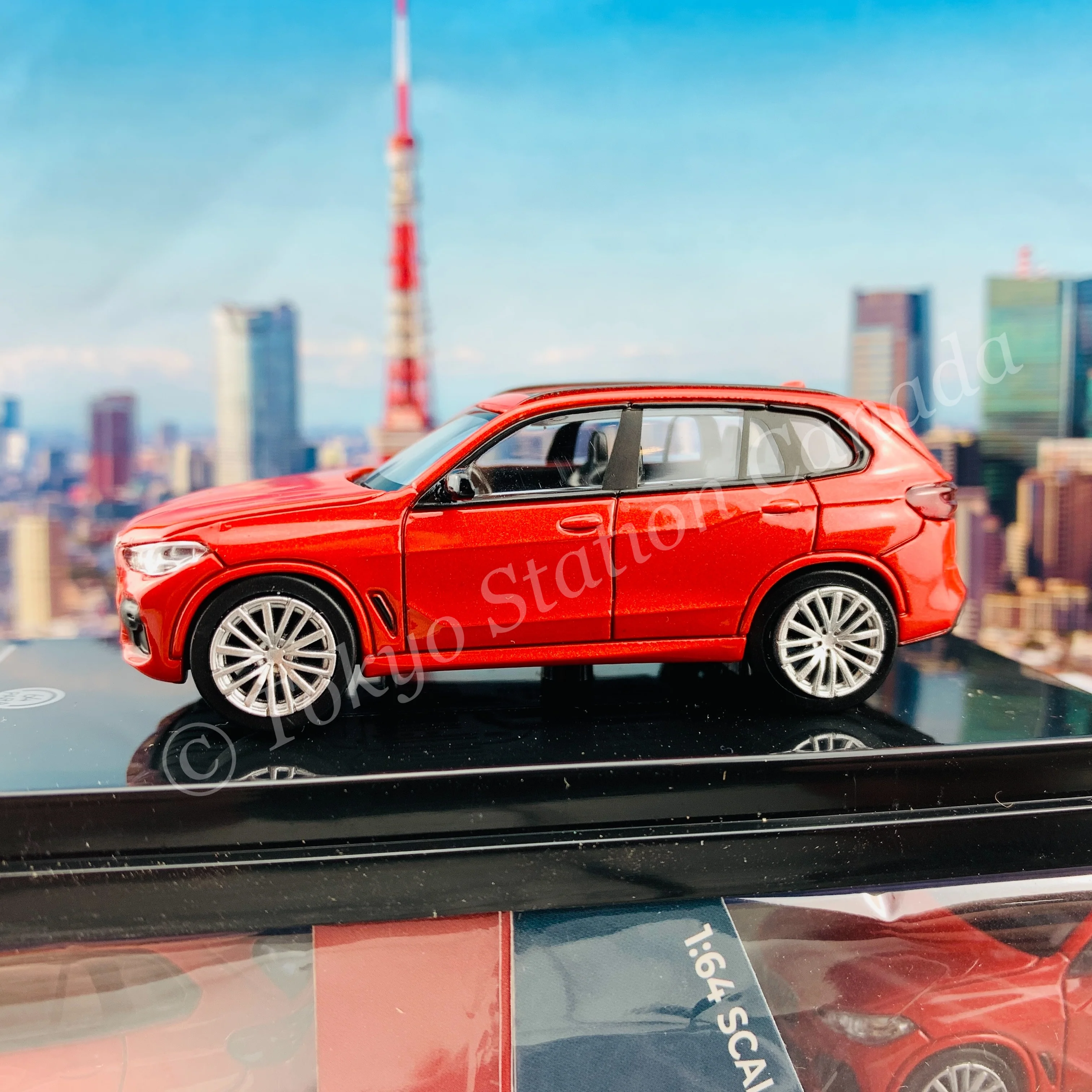 PARA64 1/64 BMW X5 Toronto Red LHD PA-55185 - Image 3