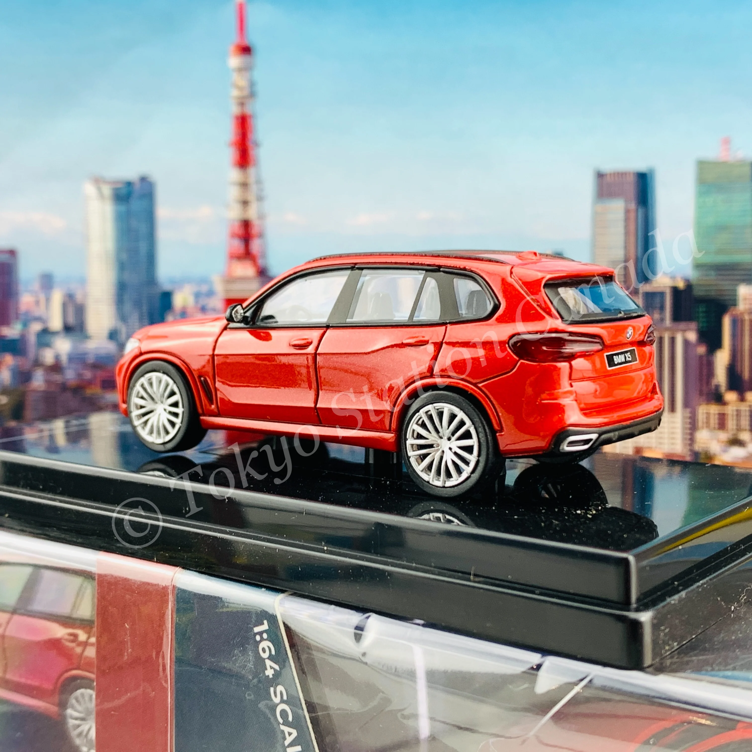 PARA64 1/64 BMW X5 Toronto Red LHD PA-55185 - Image 4