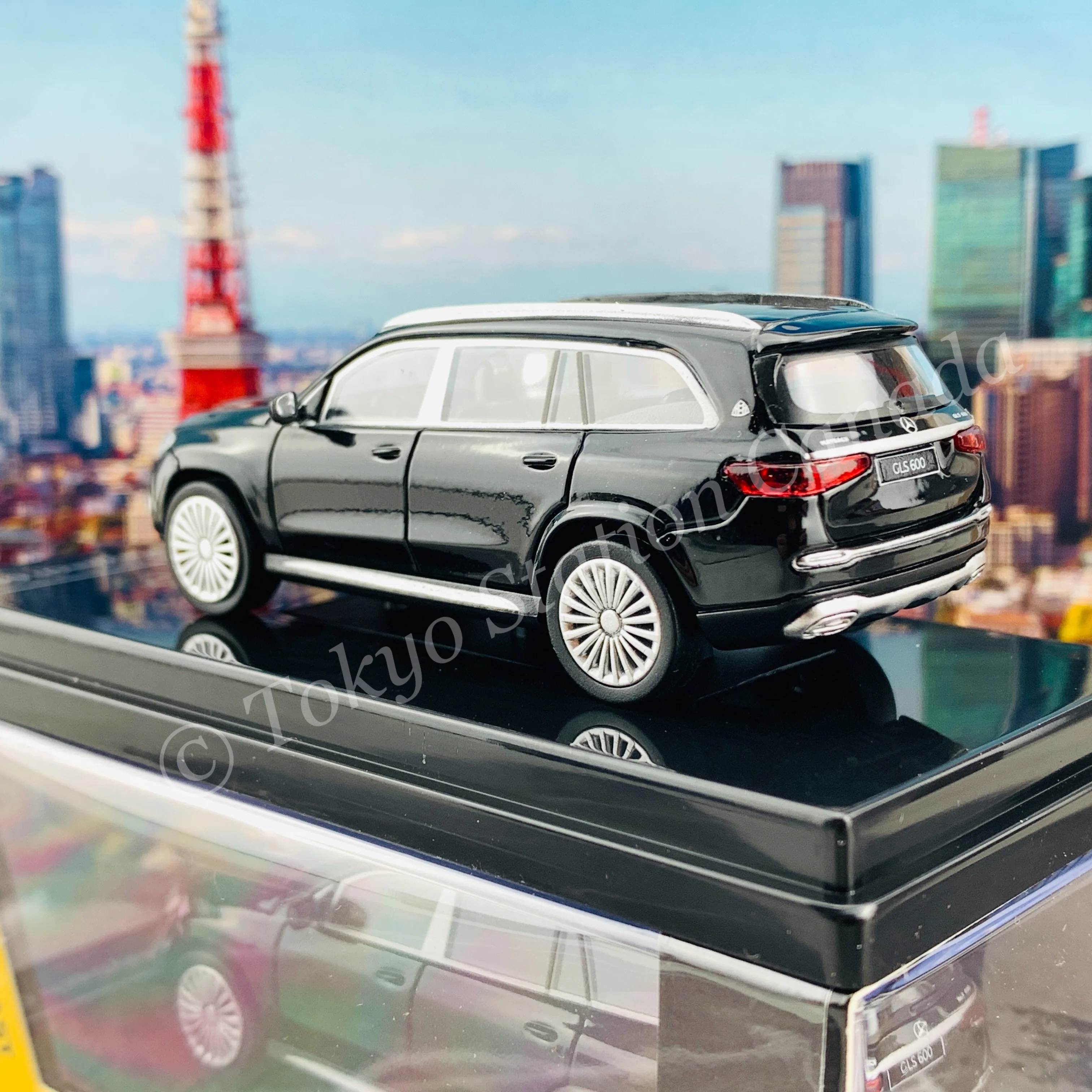 PARA64 1/64 Mercedes-Maybach GLS Black LHD PA-55301 - Image 5