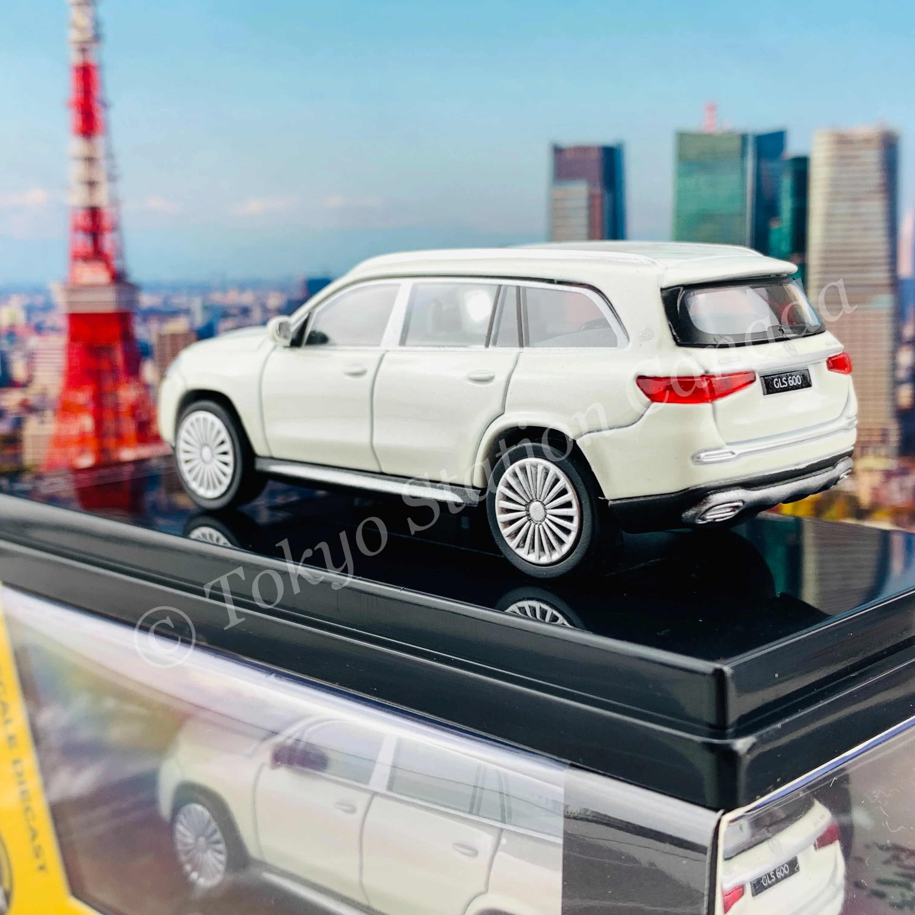 PARA64 1/64 Mercedes-Maybach GLS White LHD PA-55302 - Image 4