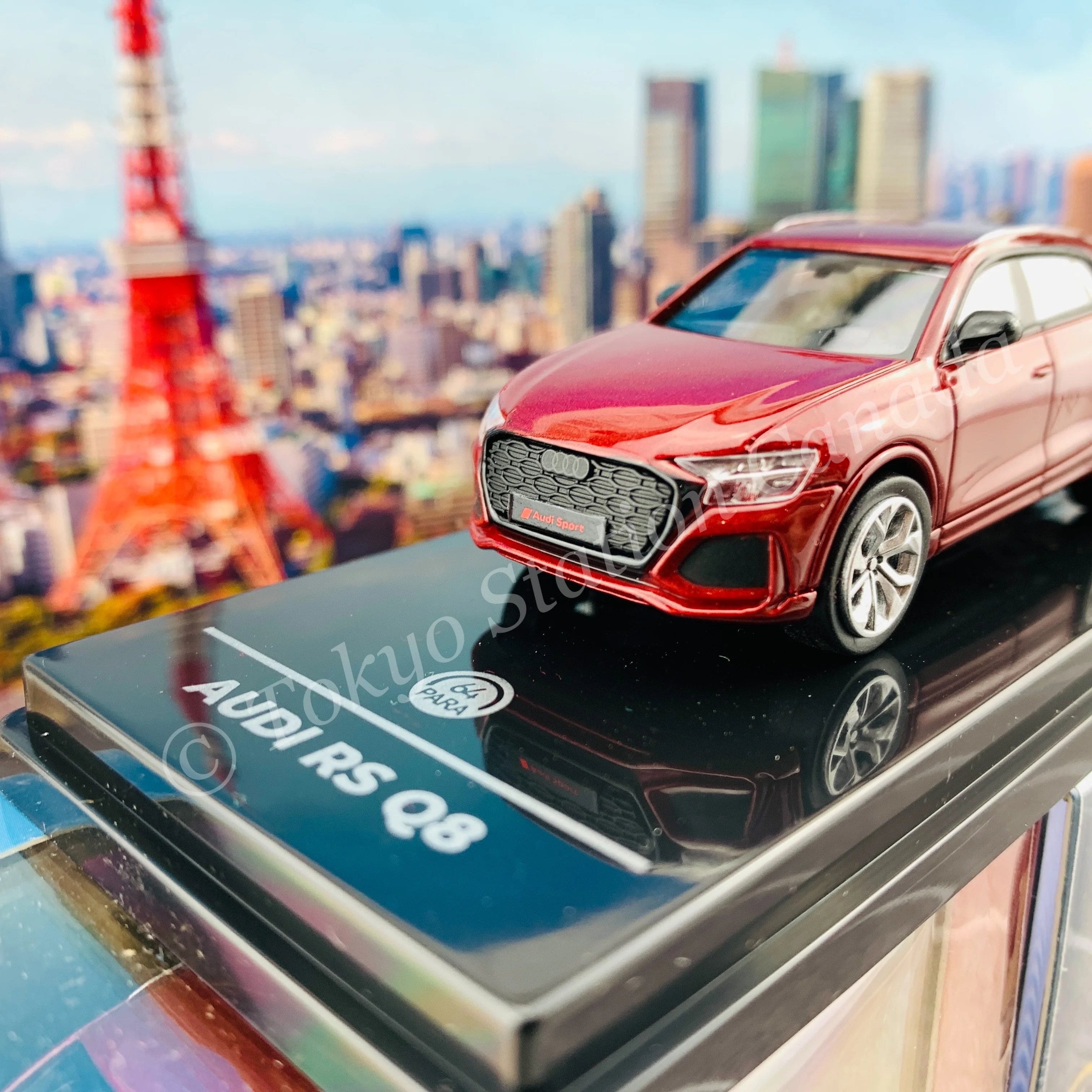 PARA64 1/64 Audi RS Q8 Matador Red Metallic LHD PA-55176 - Image 2
