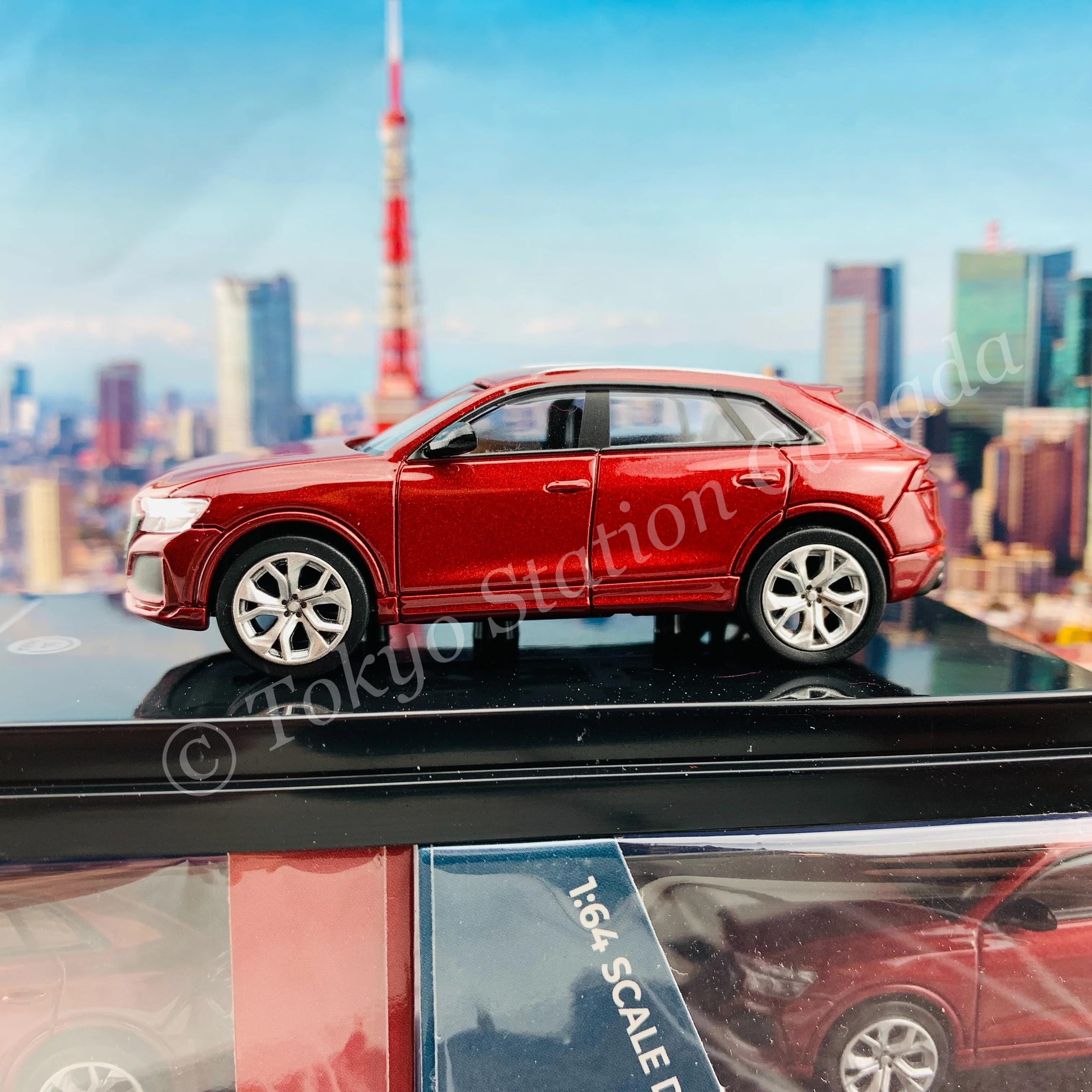 PARA64 1/64 Audi RS Q8 Matador Red Metallic LHD PA-55176 - Image 3