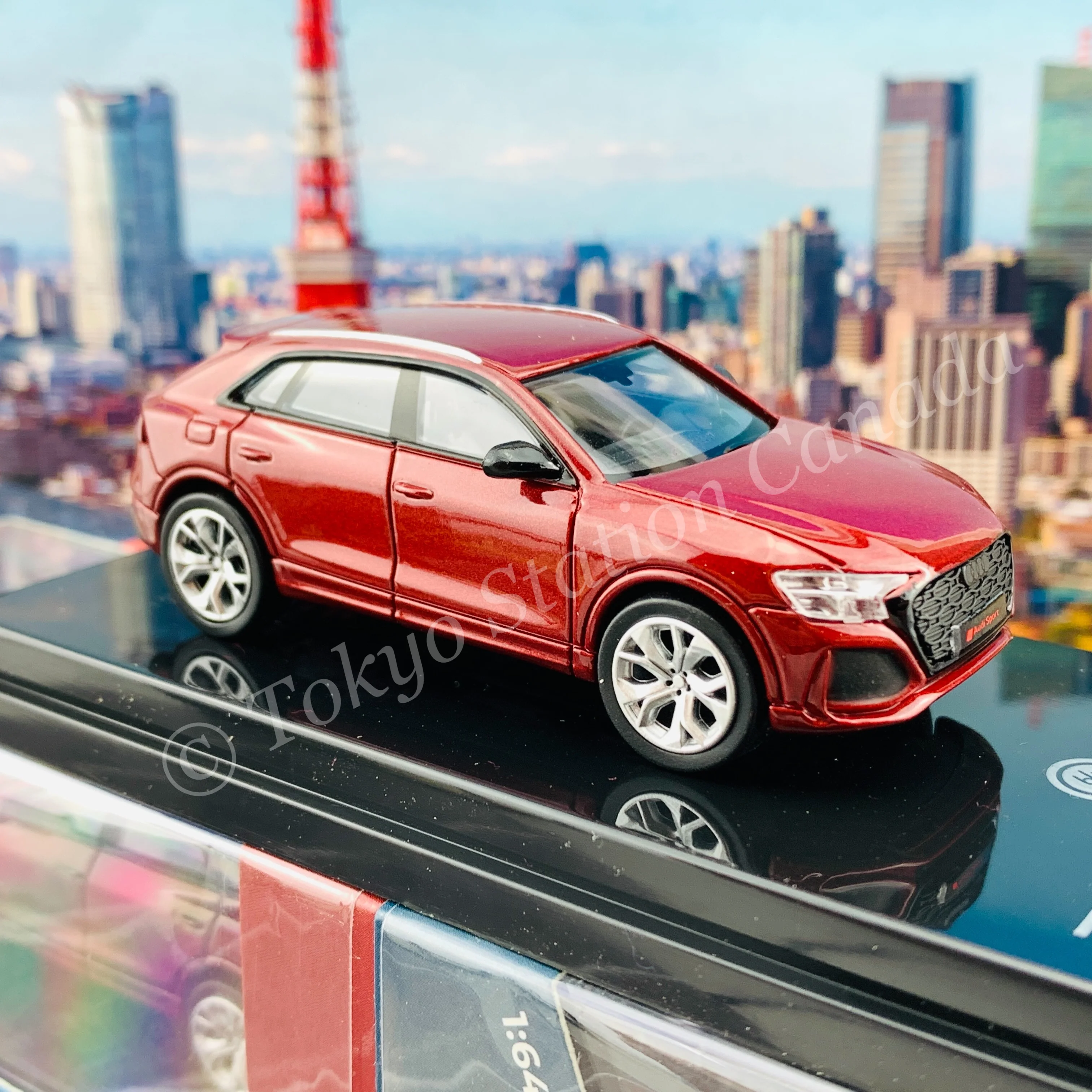 PARA64 1/64 Audi RS Q8 Matador Red Metallic LHD PA-55176 - Image 4