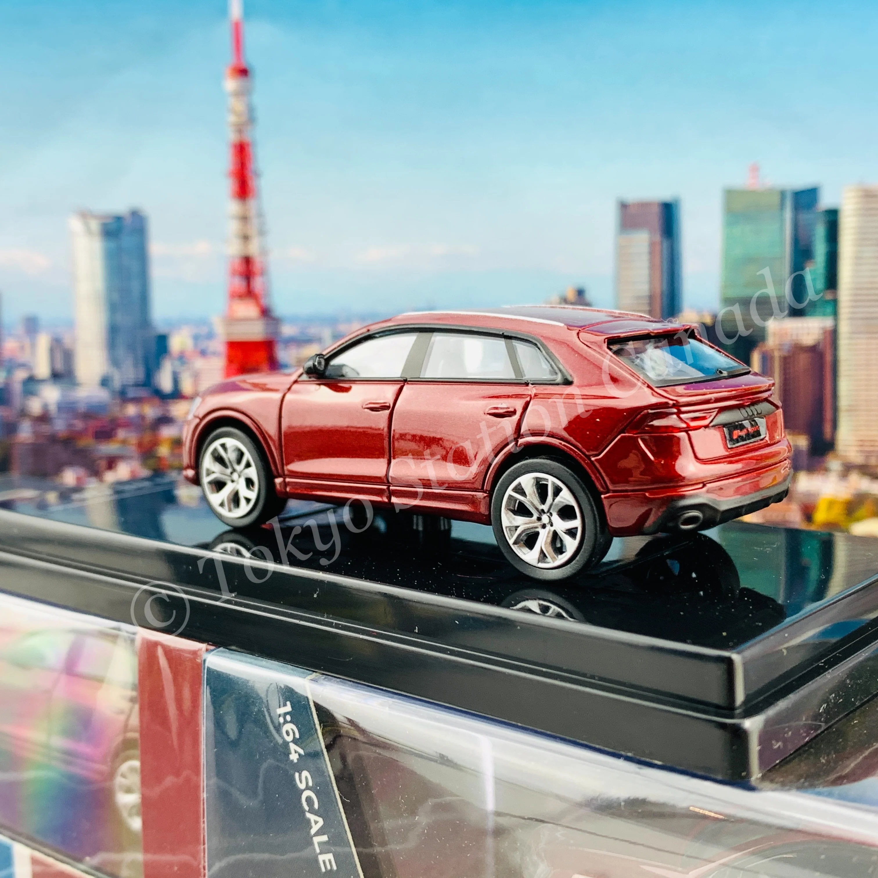 PARA64 1/64 Audi RS Q8 Matador Red Metallic LHD PA-55176 - Image 5