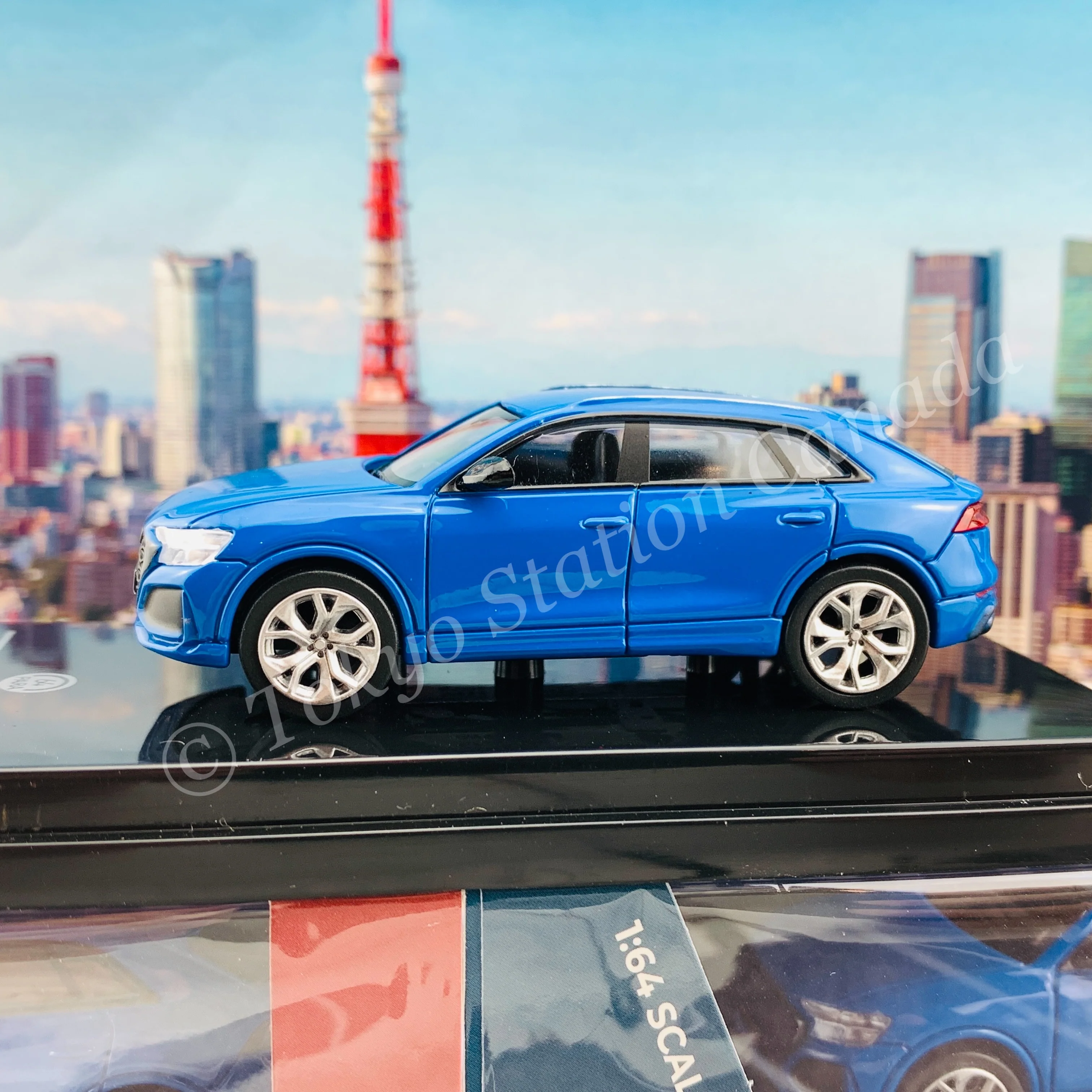 PARA64 1/64 Audi RS Q8 Turbo Blue LHD PA-55175 - Image 3