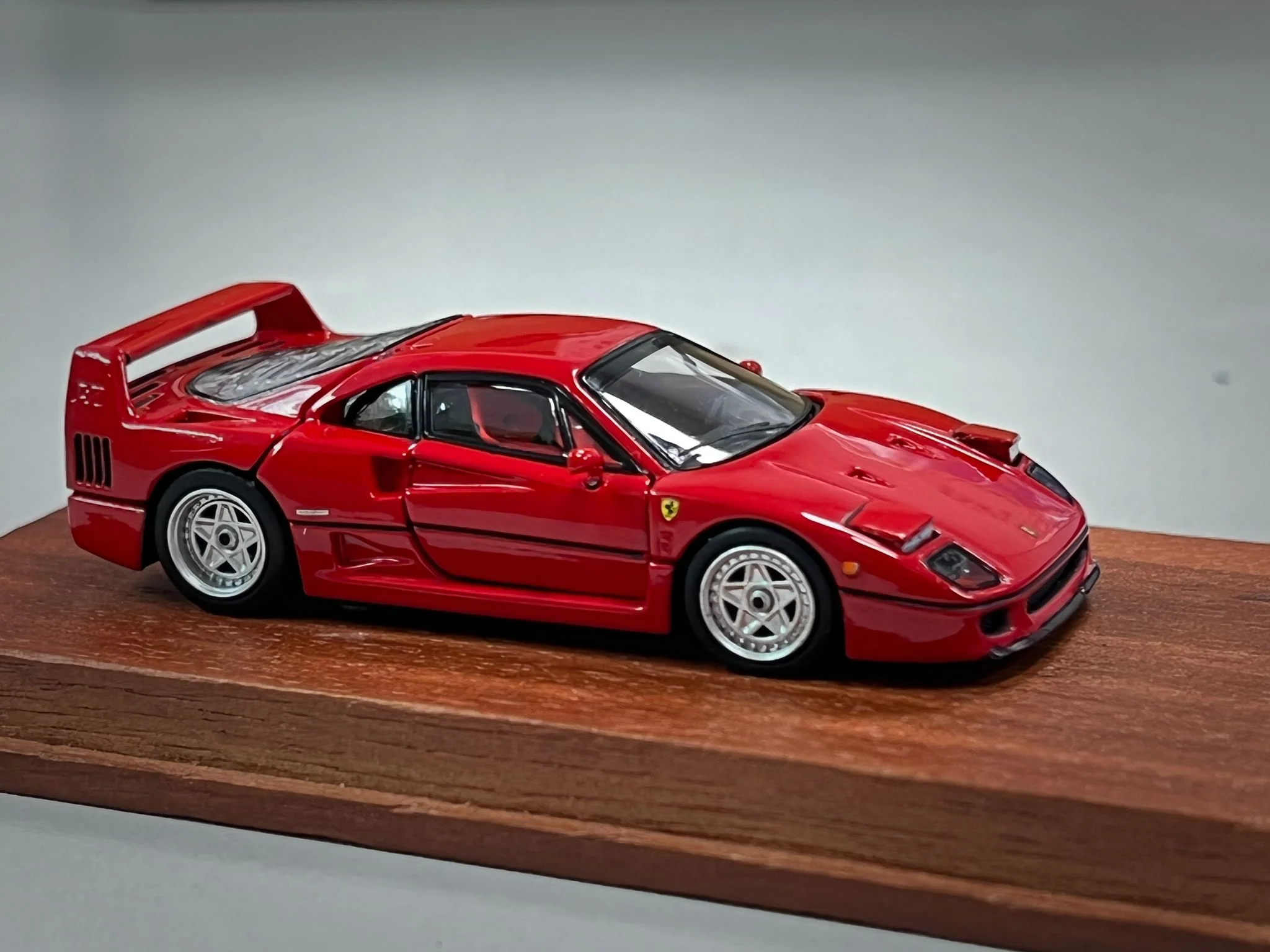 PGM 1/64 F40 RED Diecast Fully Opened with rectangular wooden stand  PGM-640901A - Image 3