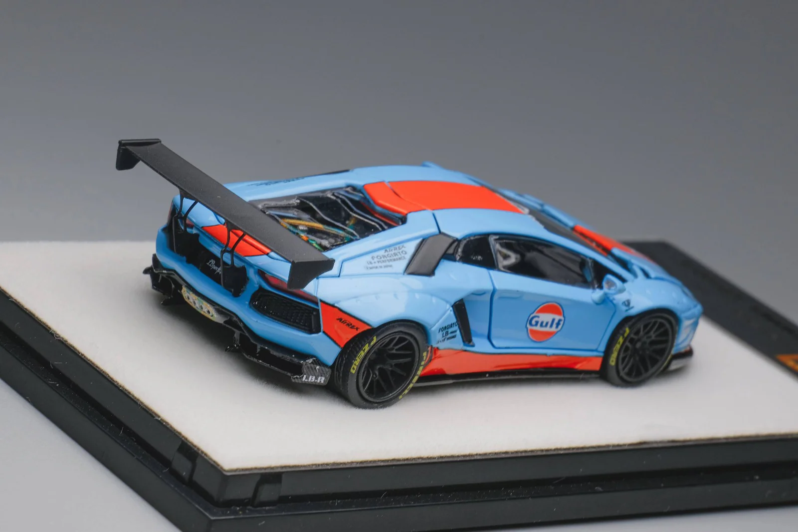 PGM 1/64 LBWK LP700-4 Gulf (Fully Opened with Rectangular Display) - Image 3