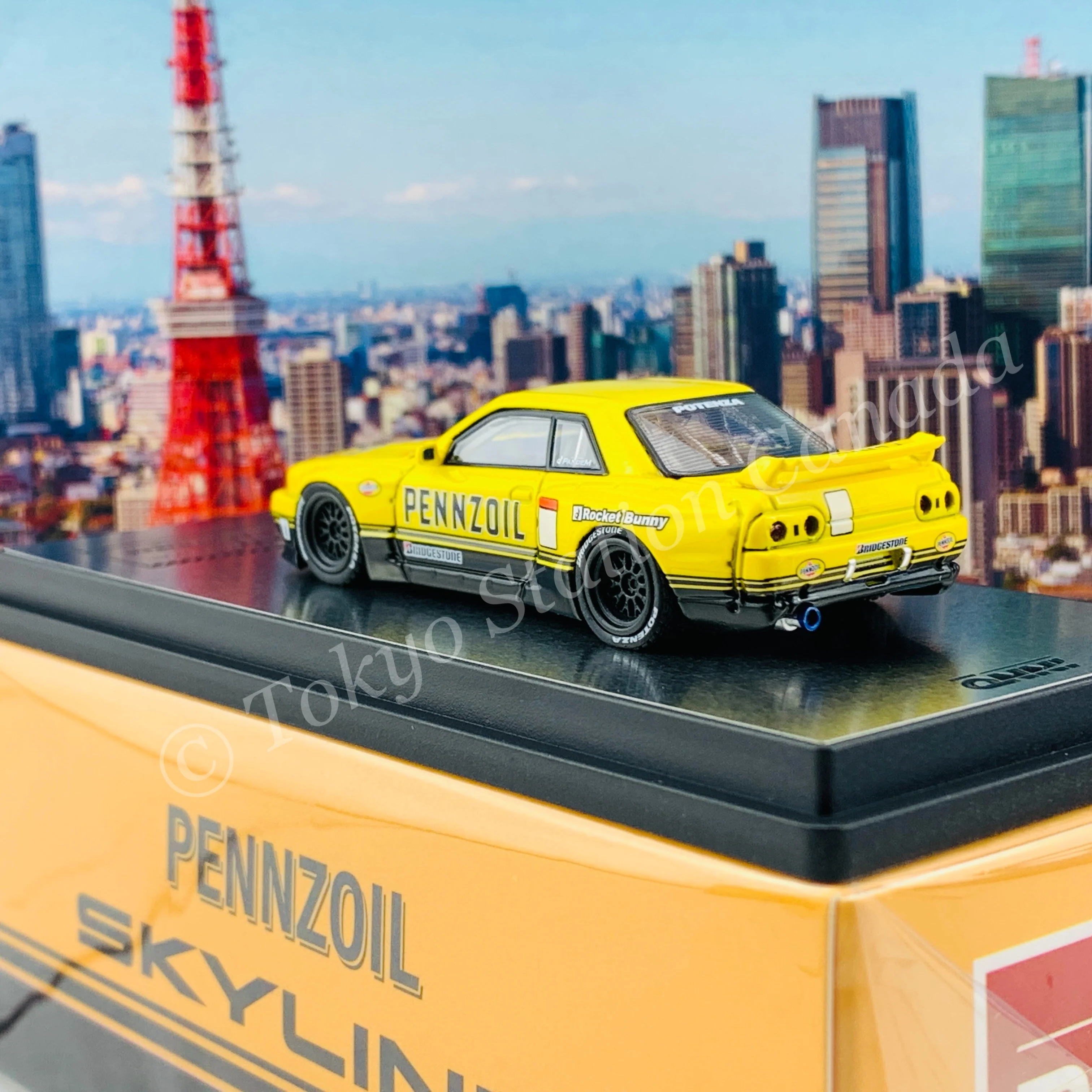 POP RACE x INNO64 1/64  NISSAN SKYLINE GT-R R32 Pandem "PENNZOIL" Retro Livery Concept  (with display case)  PR64-R32P-PENNZOIL - Image 5