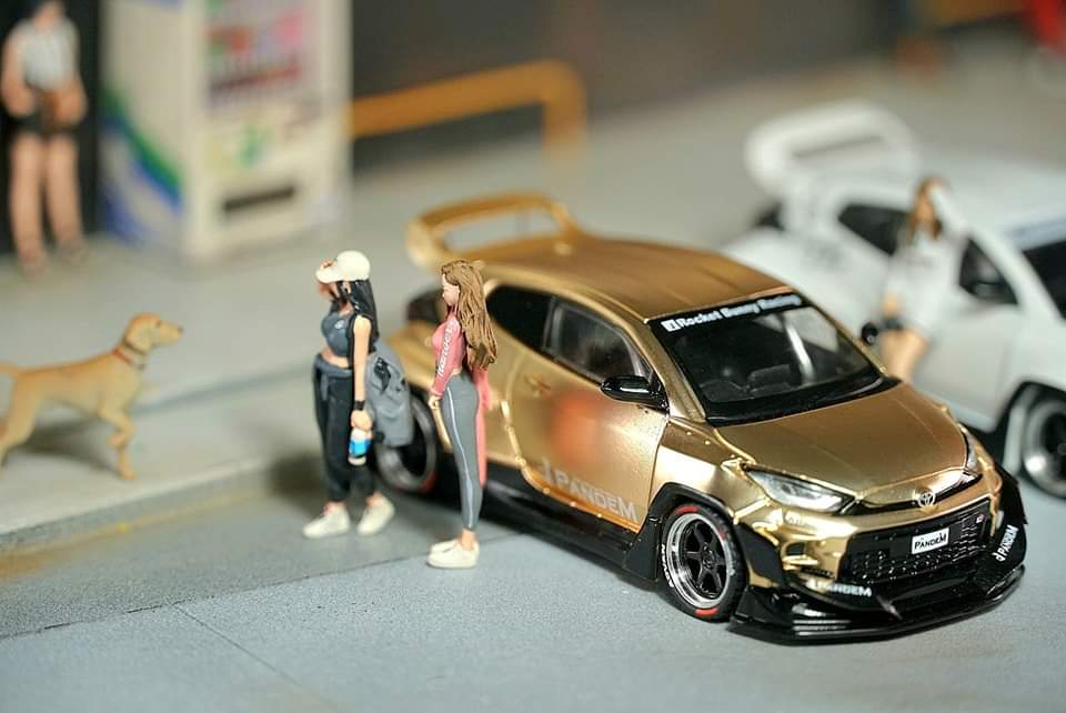 POPRACE 1/64 PANDEM GR YARIS SATIN GOLD PR640041 - Image 4