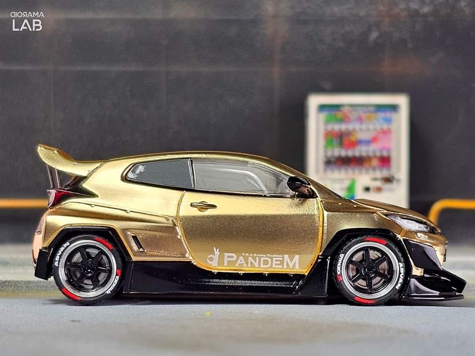 POPRACE 1/64 PANDEM GR YARIS SATIN GOLD PR640041 - Image 5