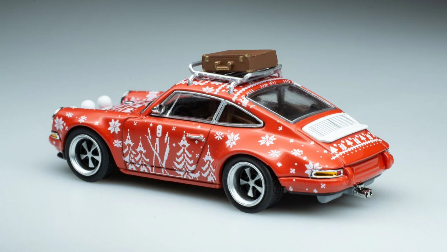 POPRACE 1/64 Singer Christmas Edition PR64-SGGR-CHR - Image 3