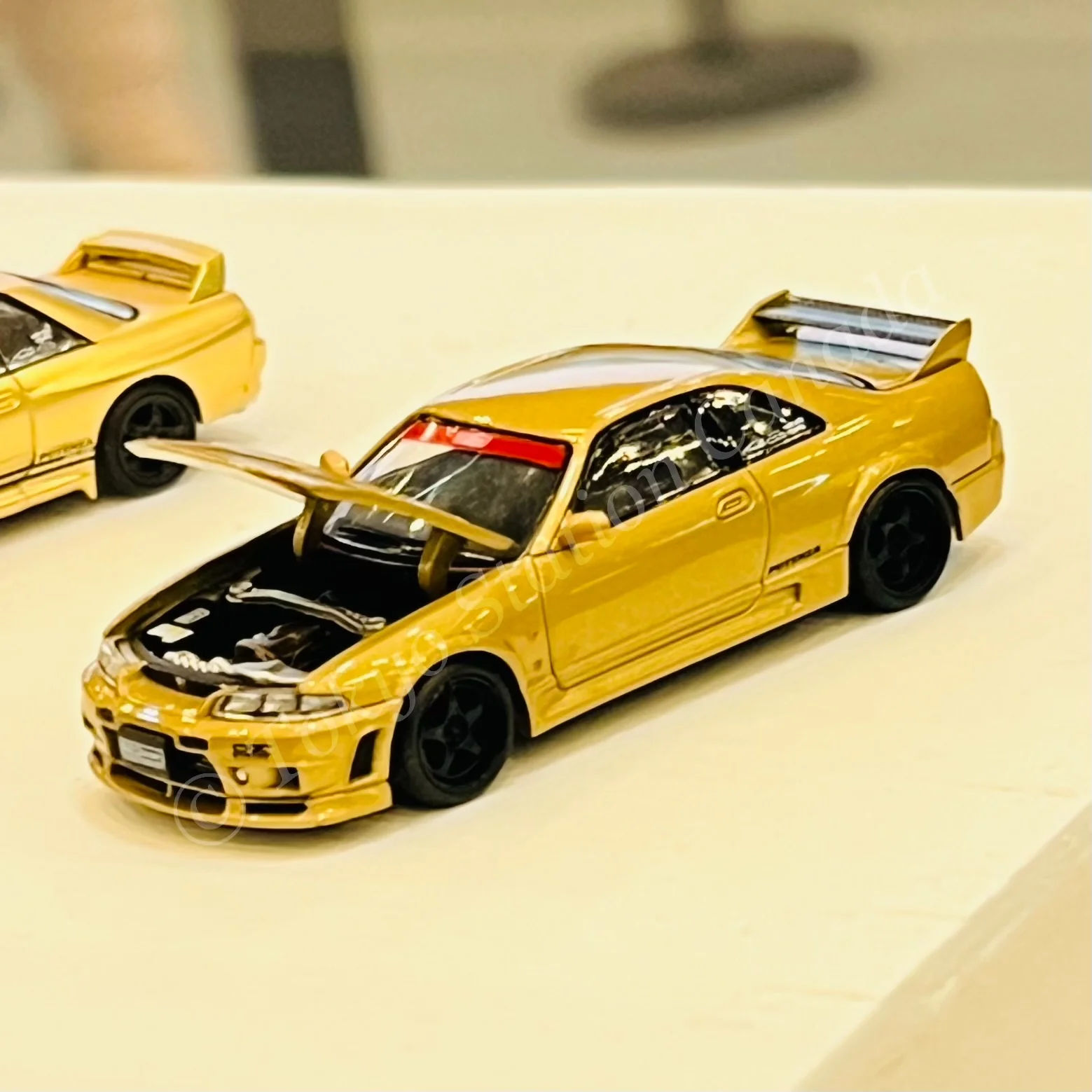 PREORDER POPRACE 1/64 TOP SECRET GT-R R33 - GOLD PR640150 (Approx. Release Date: Q1 2025 and subject to the manufacturer's final decision) - Image 3