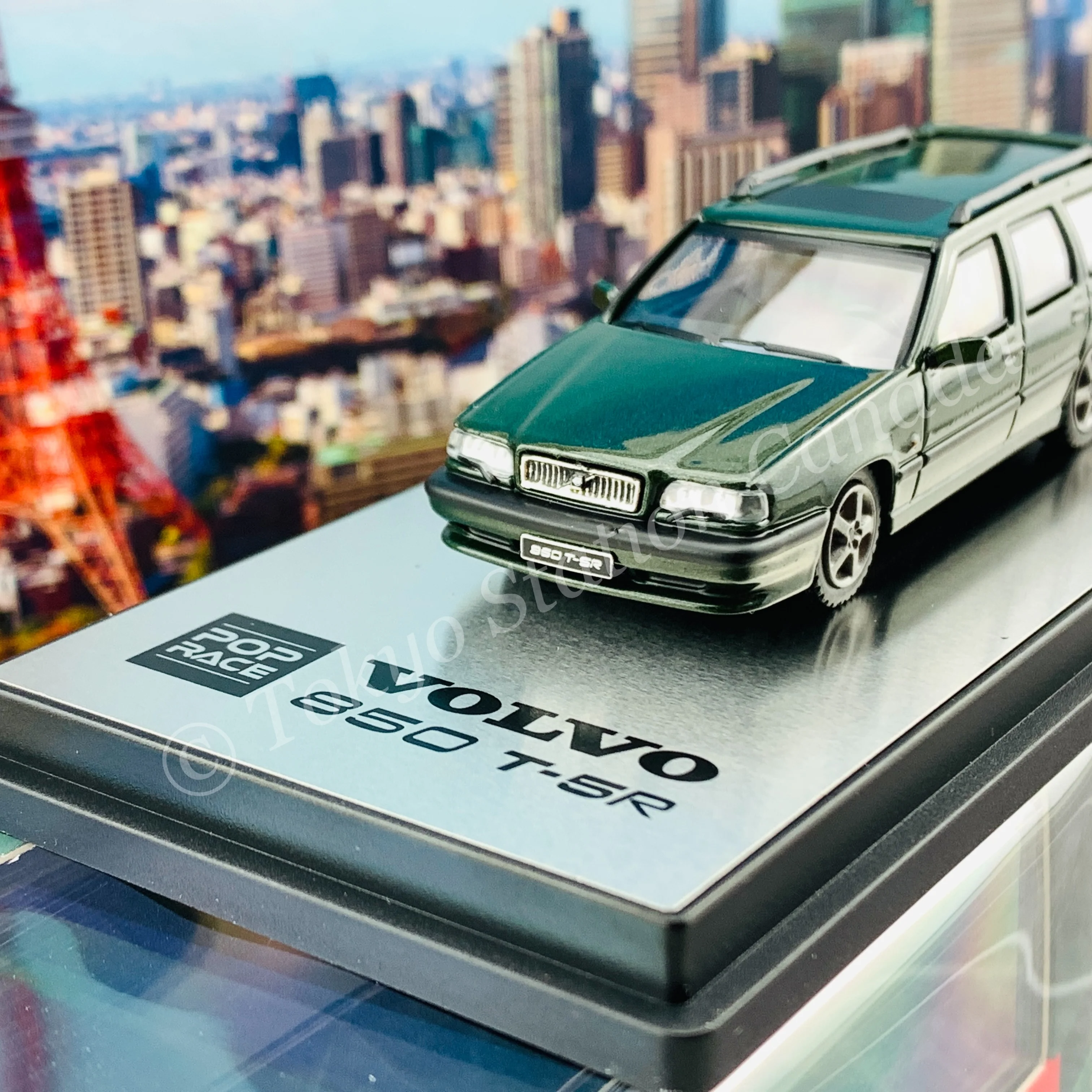 POPRACE 1/64 Volvo 850 T5-R Estate Olive Green Metallic PR64-850-GRN - Image 2