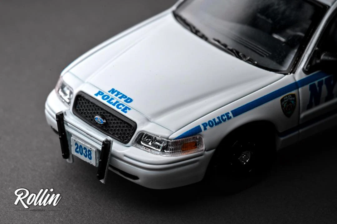 Rollin 1/64 Ford CV Victoria Crown - NYPD New York City Police Car - Image 2