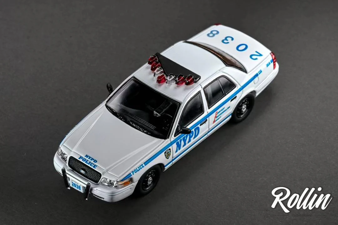 Rollin 1/64 Ford CV Victoria Crown - NYPD New York City Police Car - Image 3